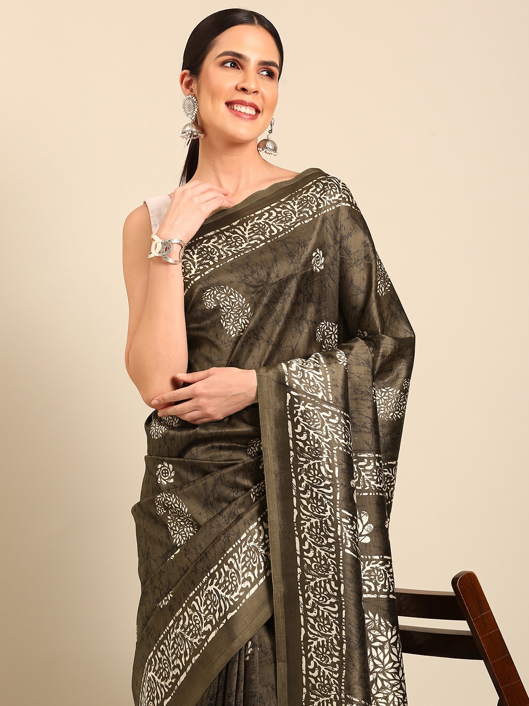 

SHANVIKA Batik Printed Saree, Brown