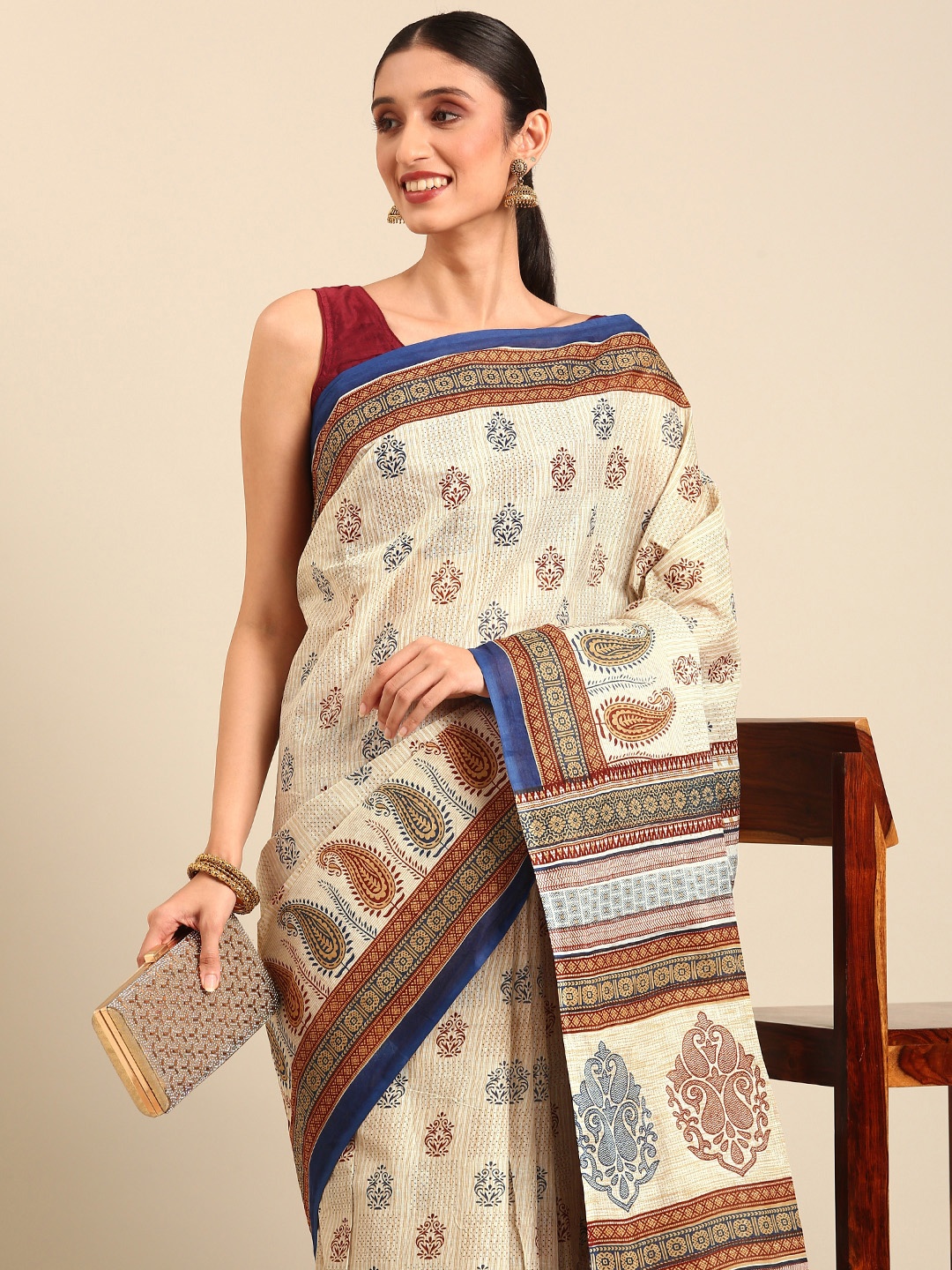 

SHANVIKA Ethnic Motifs Printed Pure Cotton Saree, Beige