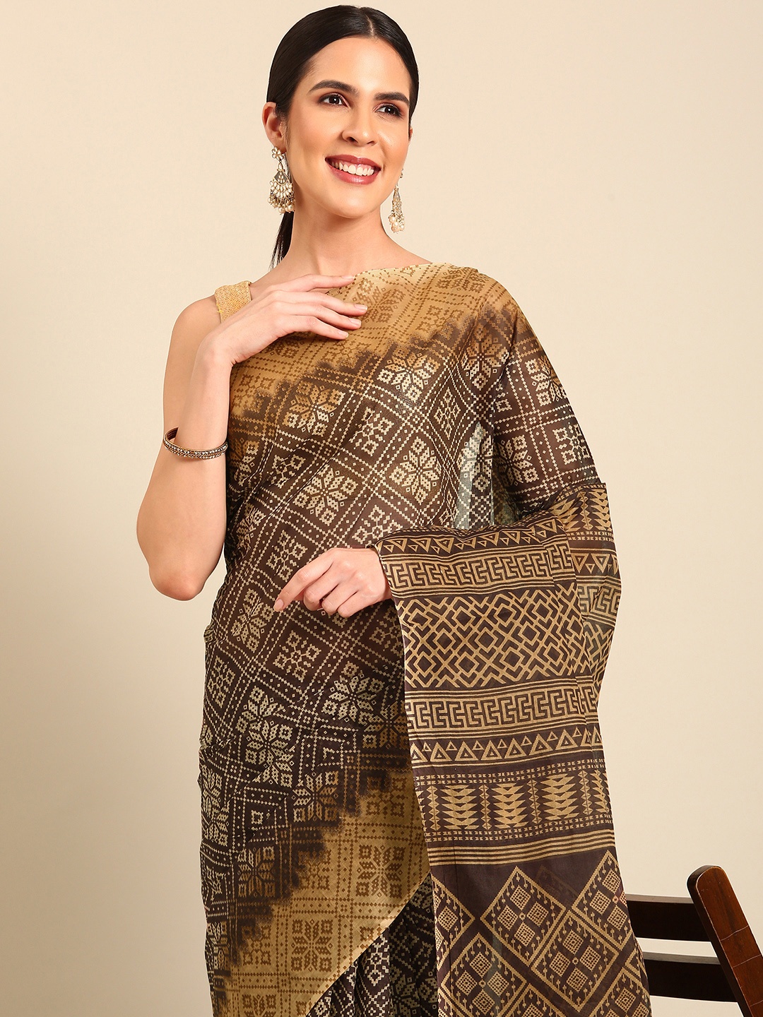 

SHANVIKA Ethnic Motifs Printed Pure Cotton Saree, Brown