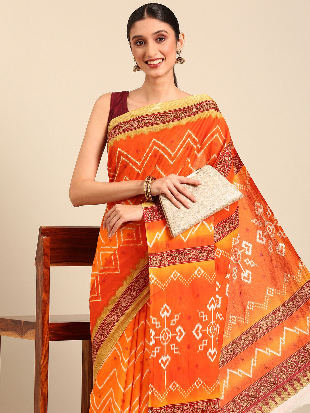 

SHANVIKA Printed Pure Cotton Saree, Red