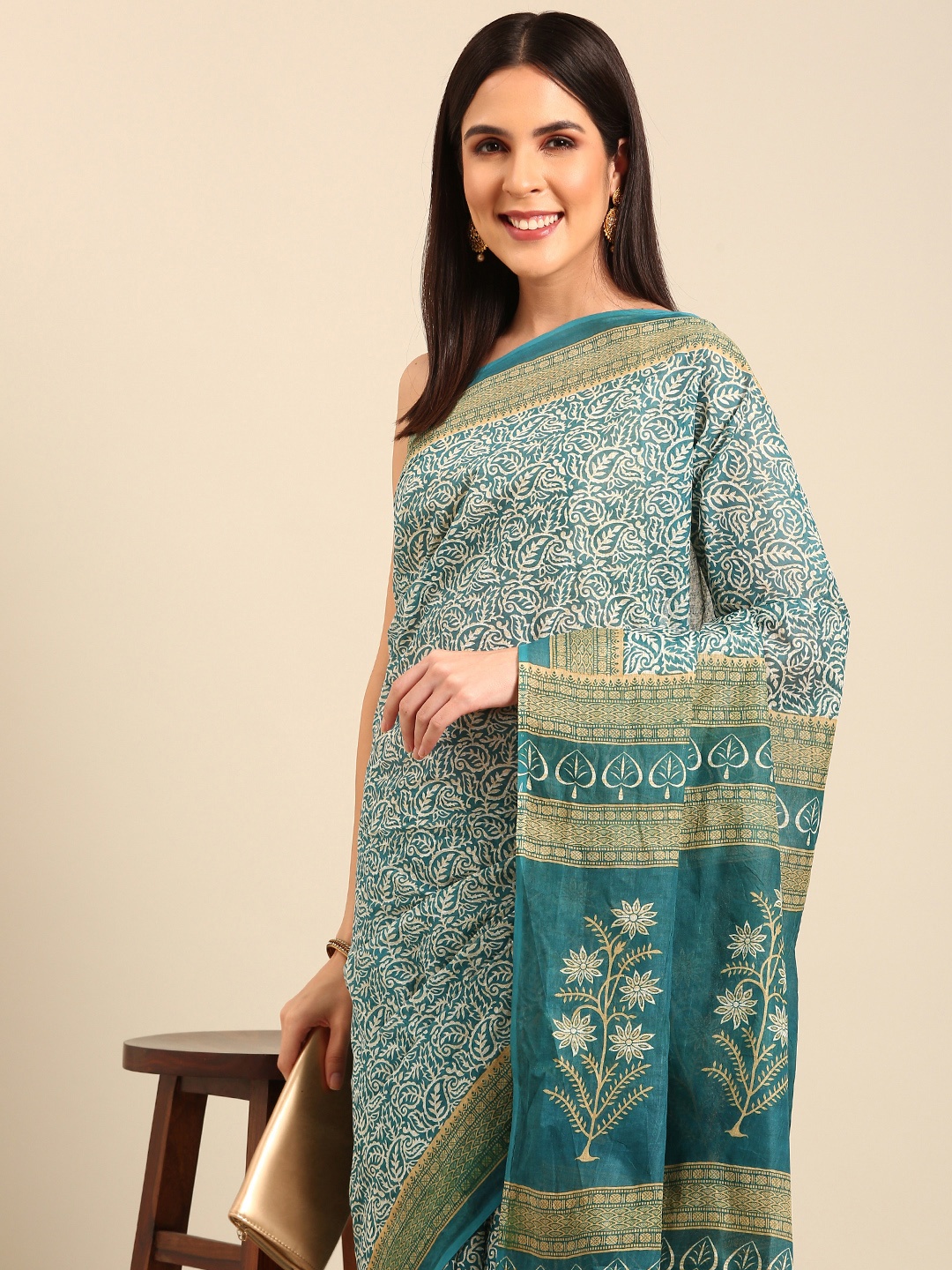 

SHANVIKA Floral Printed Pure Cotton Saree, Green