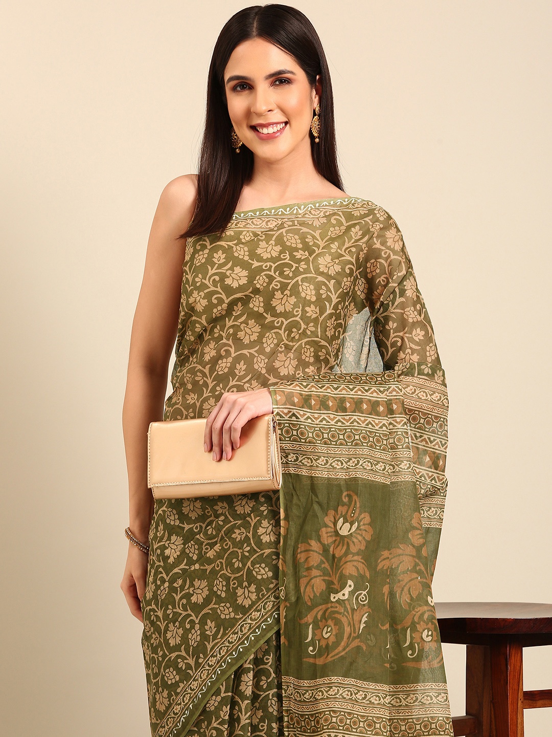 

SHANVIKA Ethnic Motifs Printed Pure Cotton Saree, Green