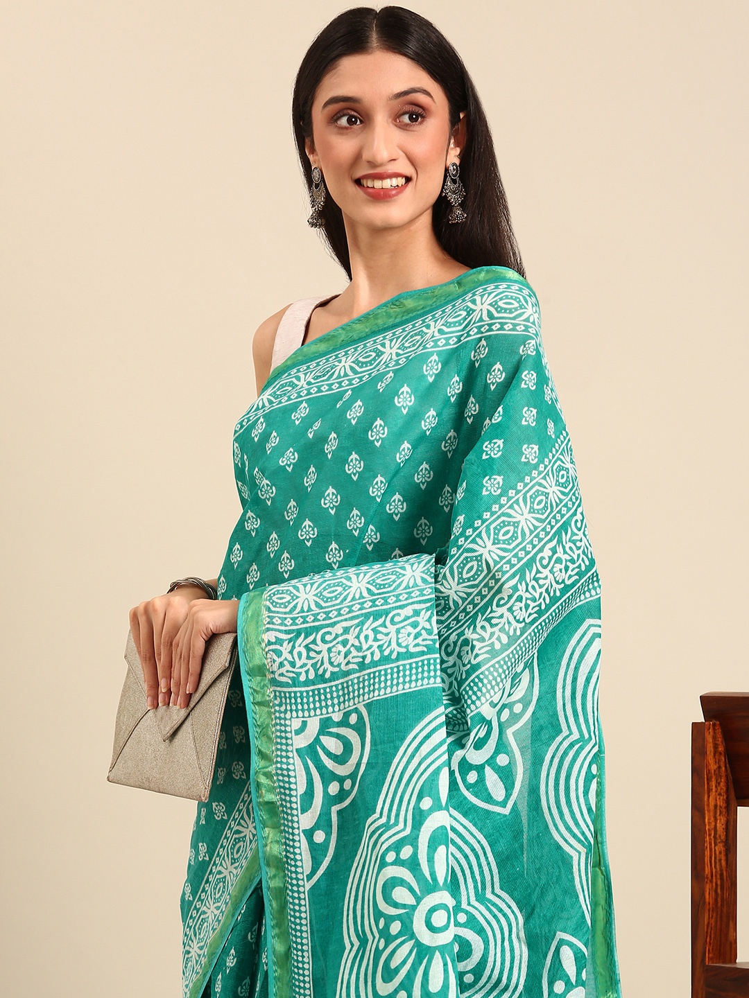 

SHANVIKA Floral Printed Pure Cotton Saree, Green