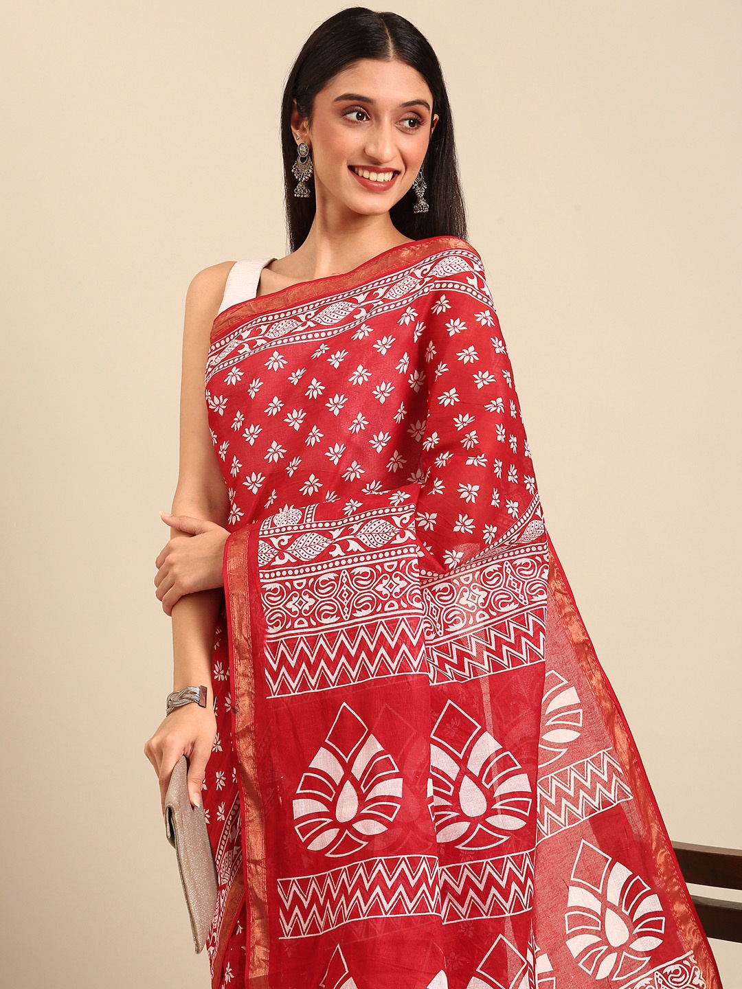 

SHANVIKA Floral Zari Pure Cotton Saree, Red