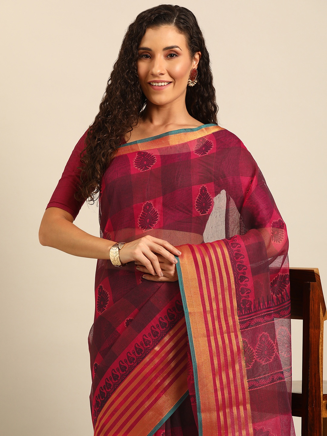

SHANVIKA Ethnic Motifs Printed Zari Saree, Pink