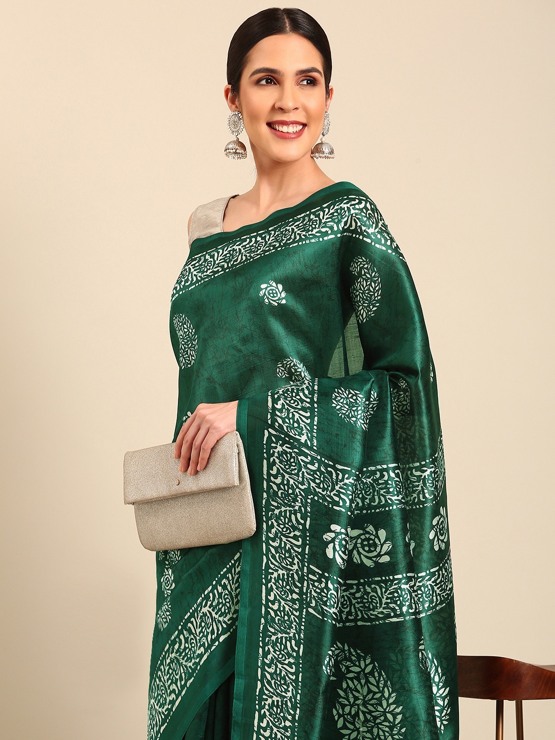 

SHANVIKA Batik Printed Saree, Green