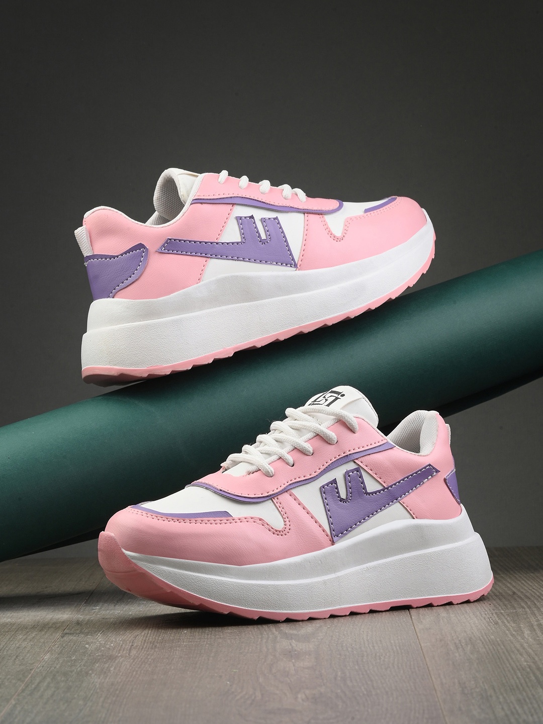 

Layasa Women Colourblocked Lightweight Sneakers, Pink