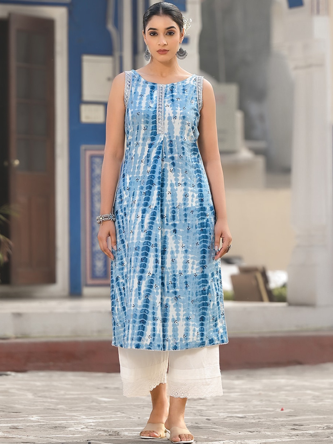 

Varanga Tie And Dye Sleeveless Cotton Straight Kurta, Blue