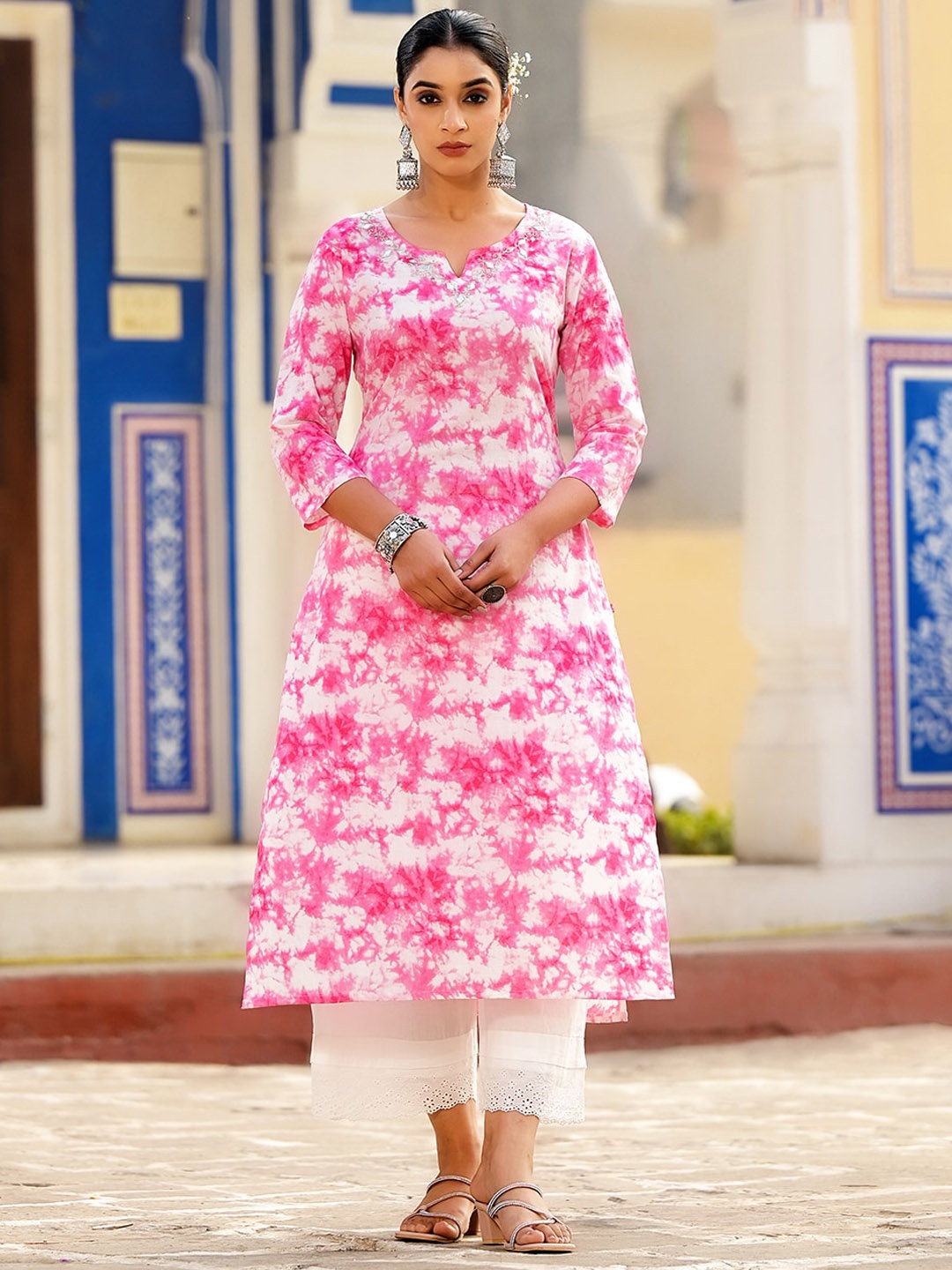 

Varanga Tie & Dye Gota Patti Work Cotton Straight Kurta, Pink