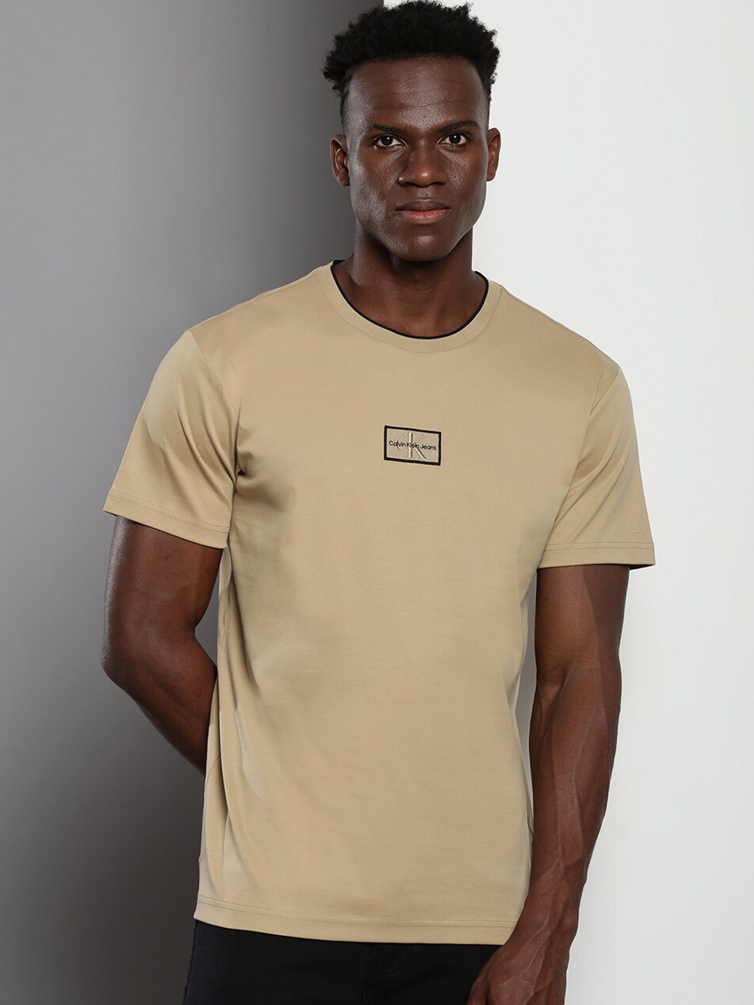 

Calvin Klein Jeans Short Sleeves Pure Cotton Slim Fit T-shirt, Beige