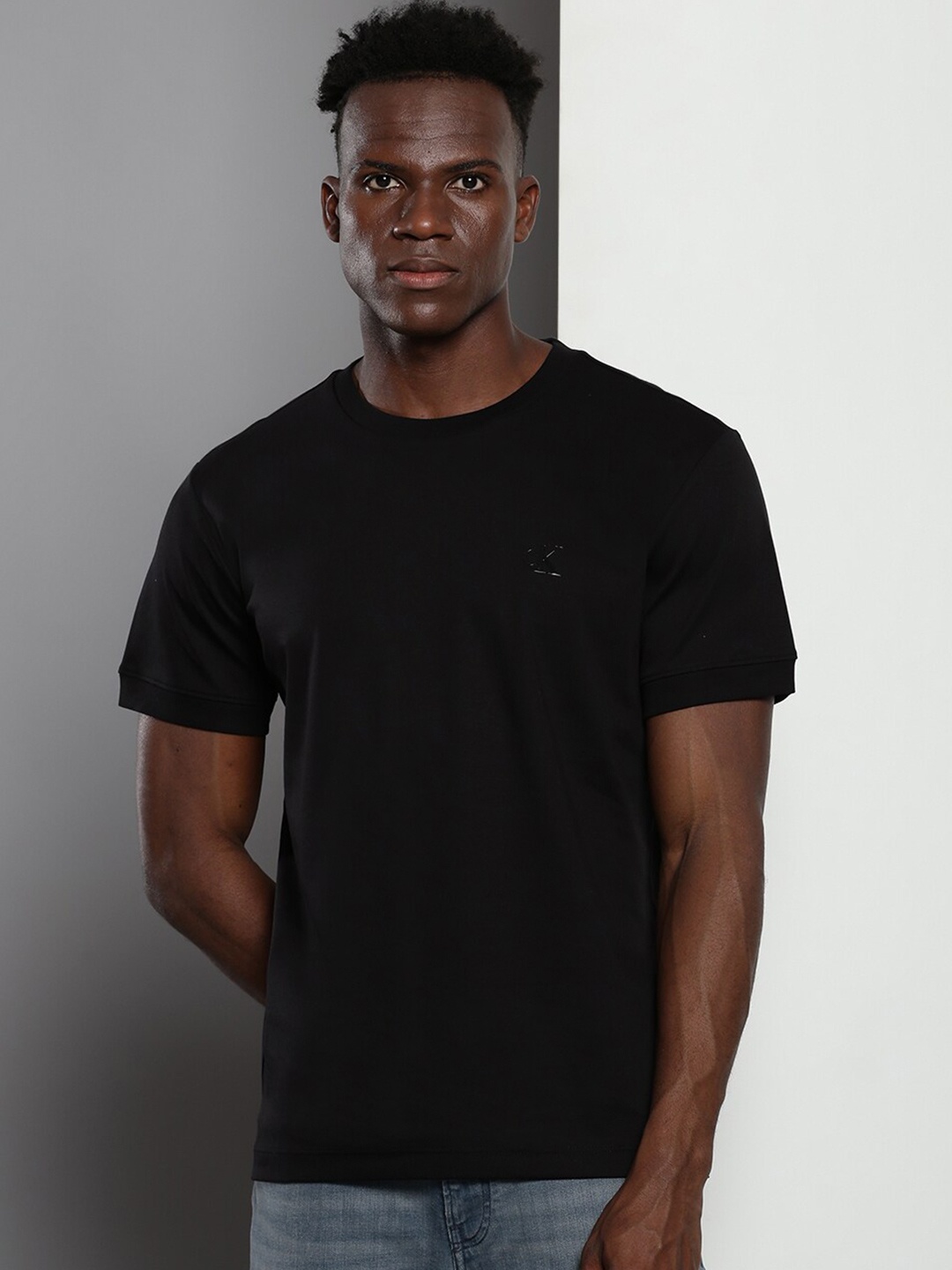 

Calvin Klein Jeans Round Neck Short Sleeves T-shirt, Black