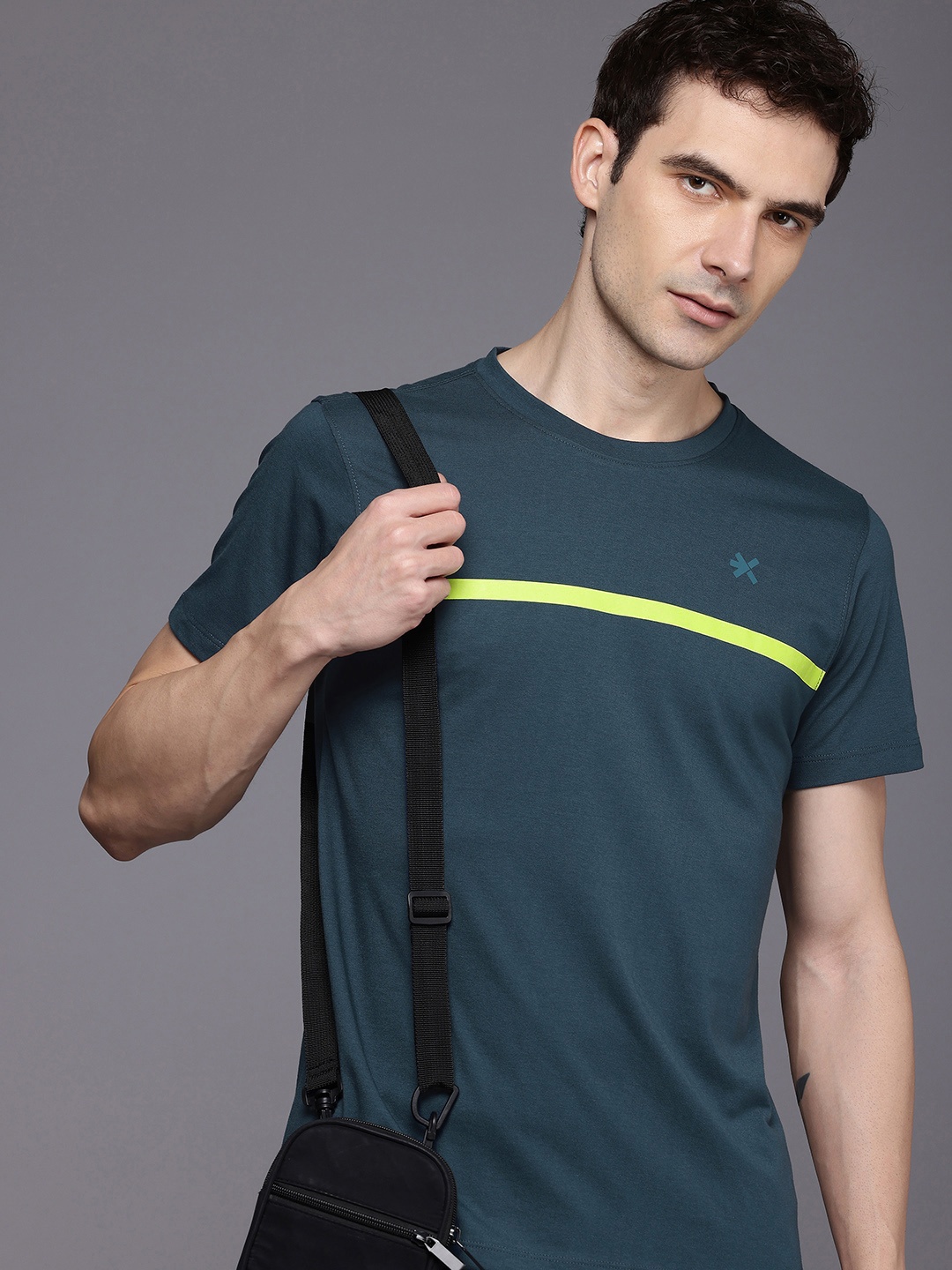 

HRX by Hrithik Roshan Men Lifestyle Striped T-shirt, Navy blue