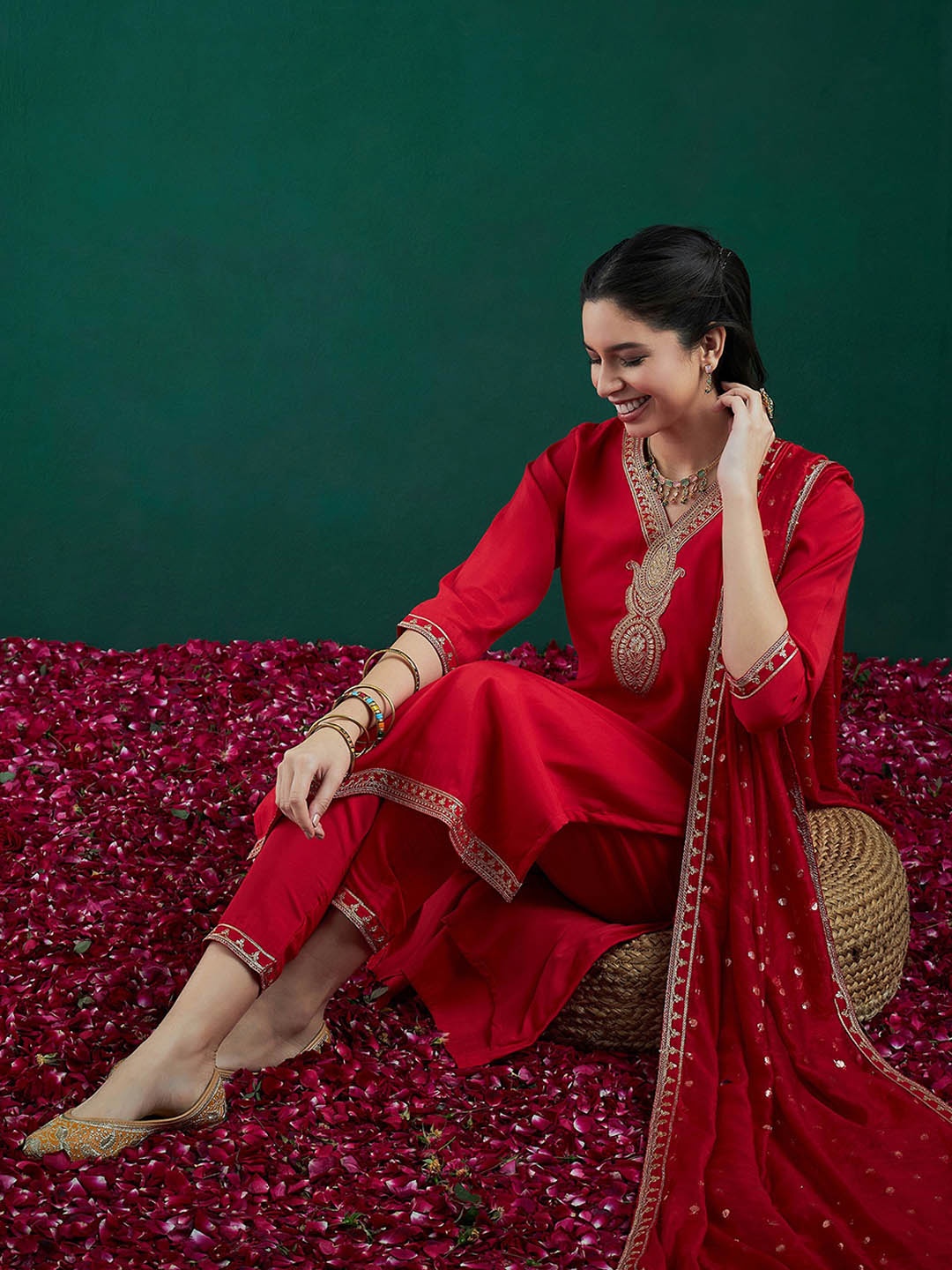 

Indo Era Floral Embroidered Regular Kurta With Trousers & Dupatta, Red