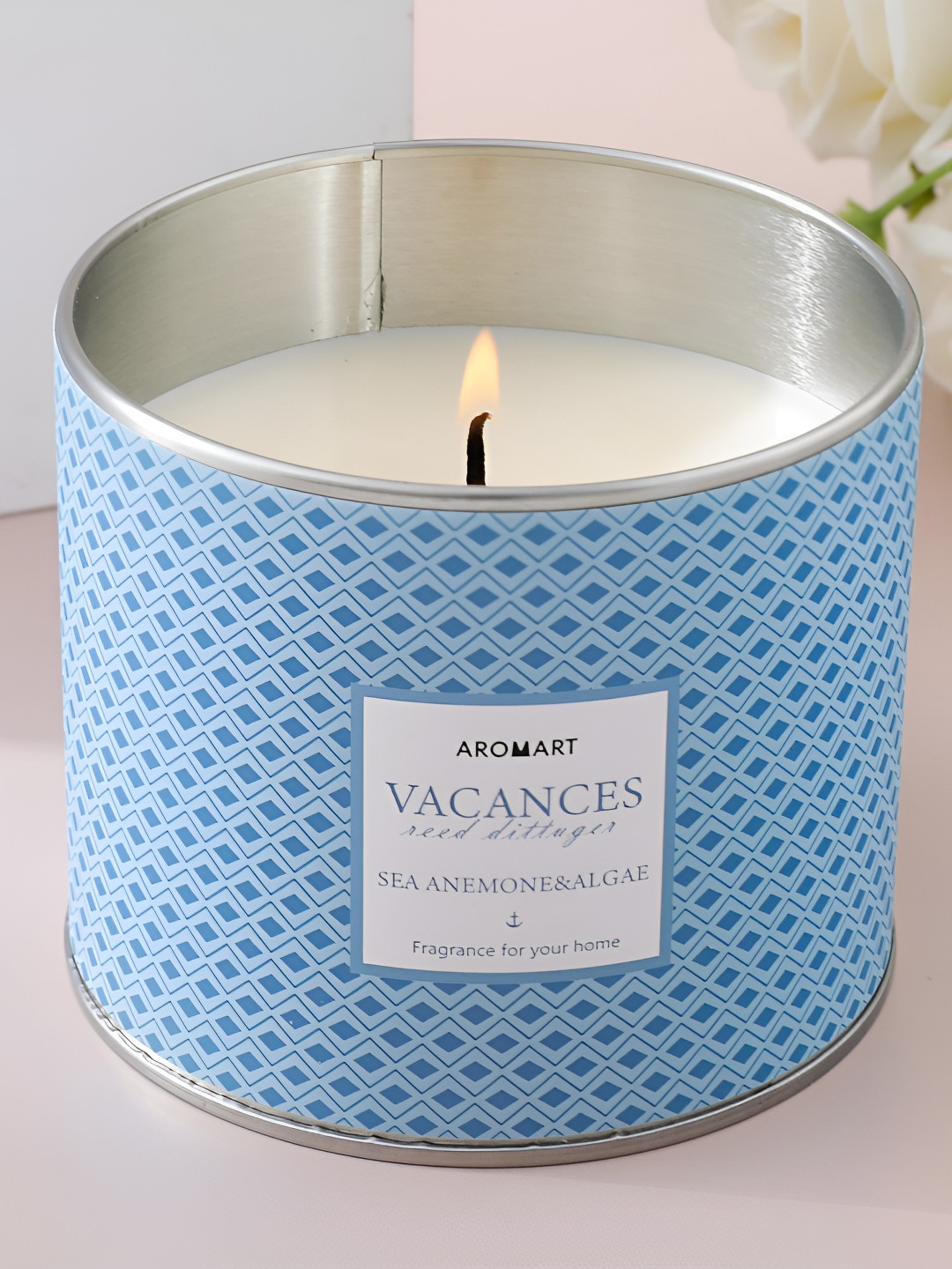 

The Better Home White & Blue Sea Anemone Algae Fragrance Candle Jar