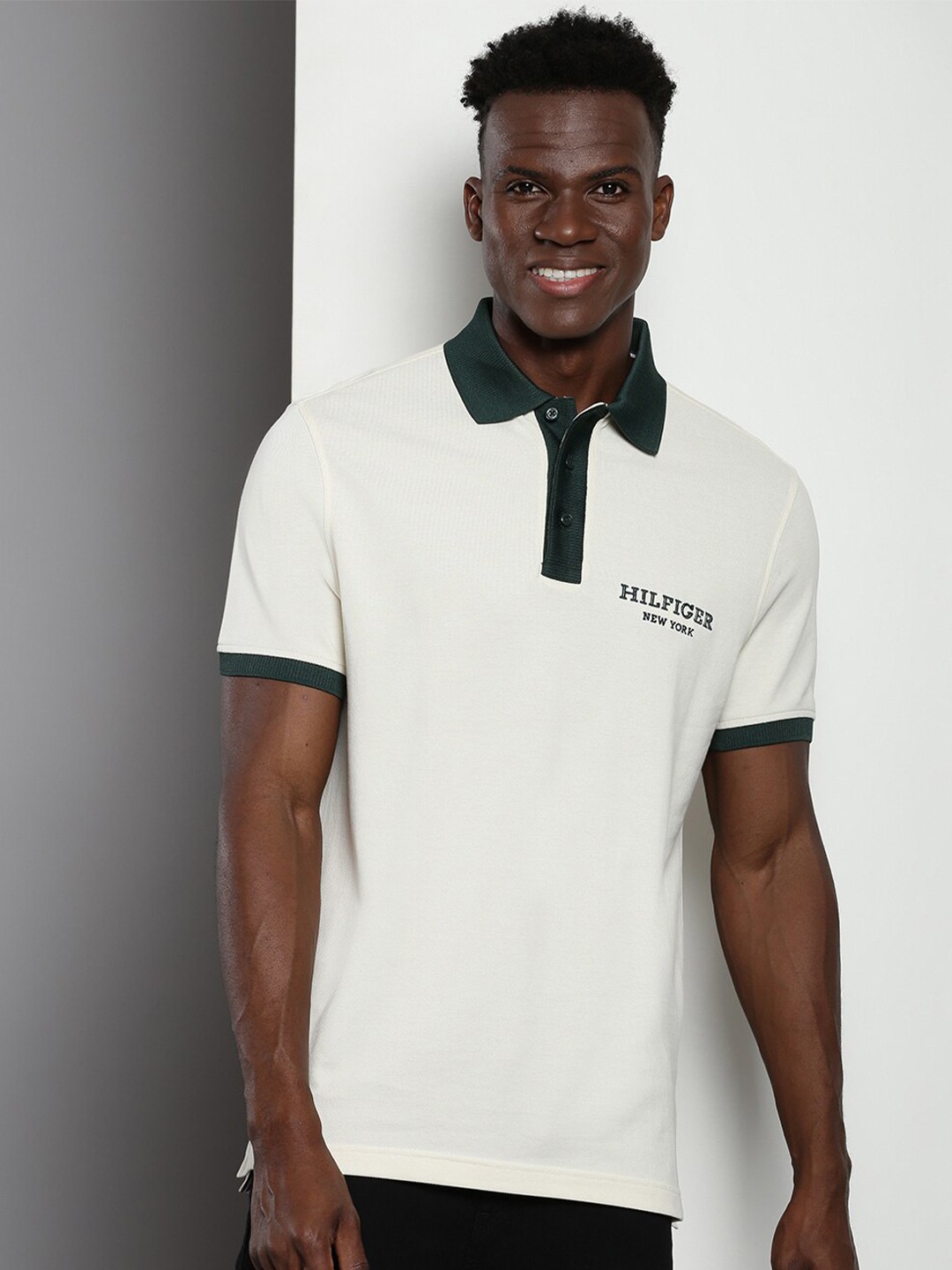 

Tommy Hilfiger Colourblocked Polo Collar T-shirt, Off white