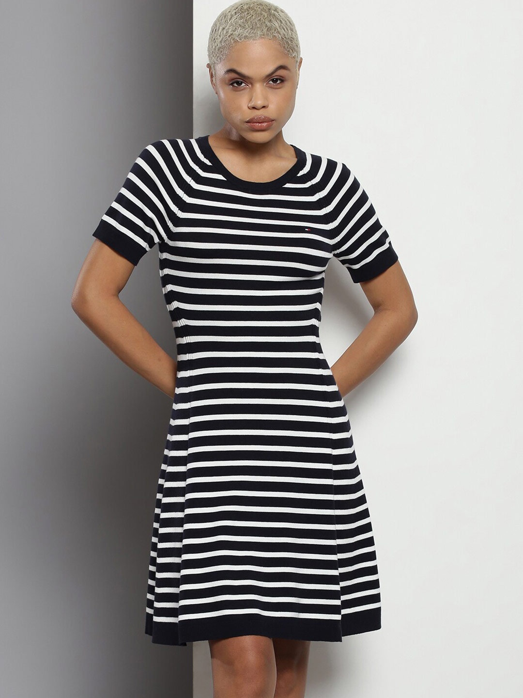 

Tommy Hilfiger Striped Monochrome Organic Cotton T-shirt Dress, White