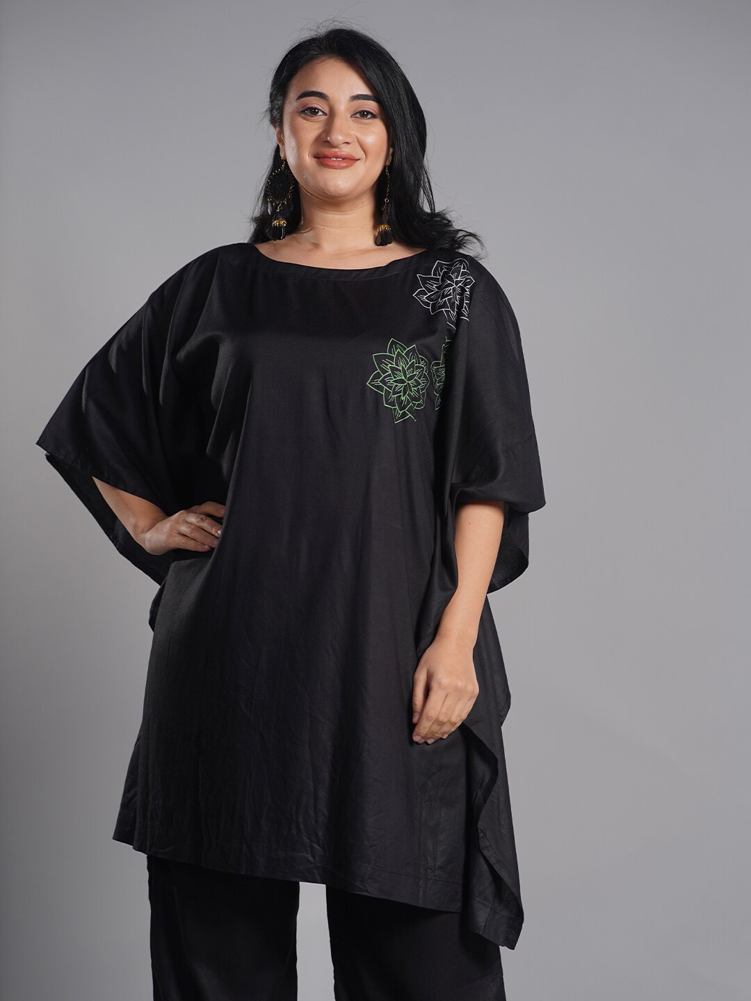 

LetsDressUp Floral Printed Boat Neck Flared Sleeves Kaftan Kurti, Black