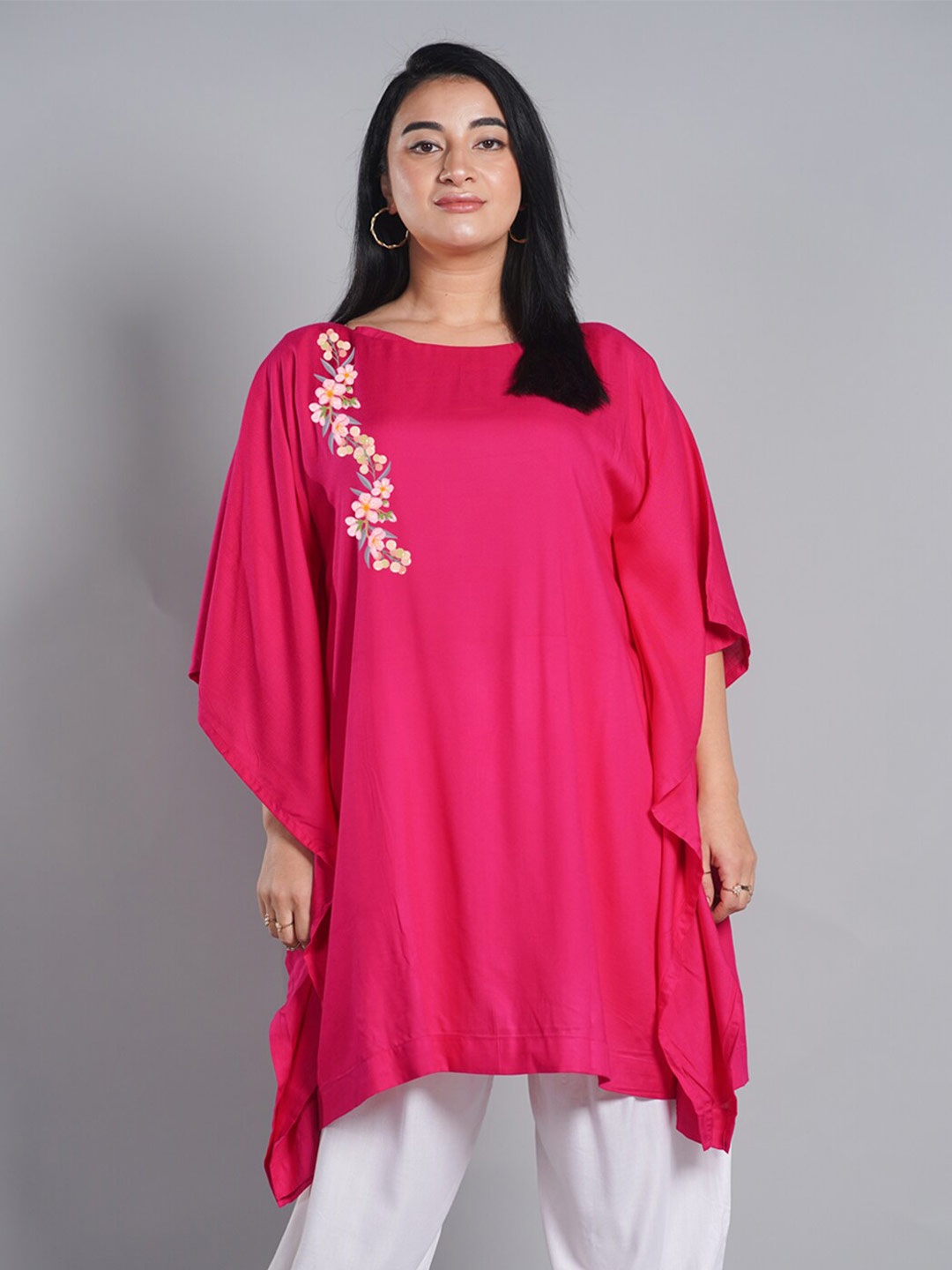 

LetsDressUp Floral Printed Boat Neck Flared Sleeves Kaftan Kurti, Magenta