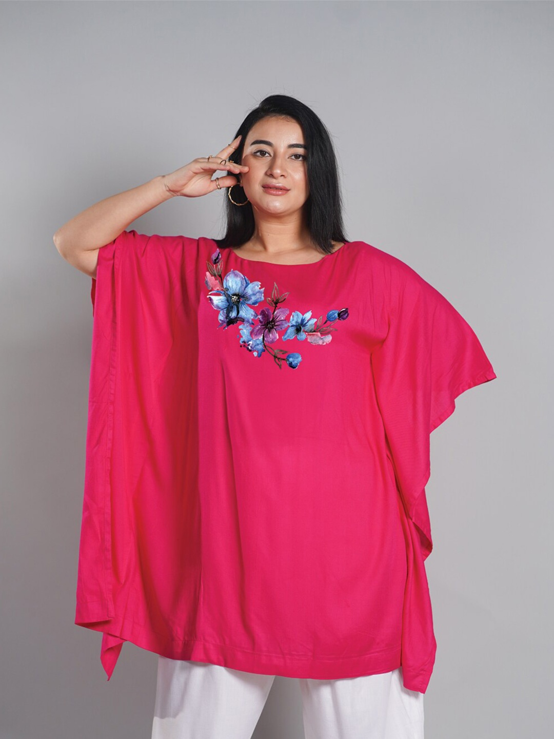 

LetsDressUp Floral Printed Boat Neck Flared Sleeves Kaftan Kurta, Magenta