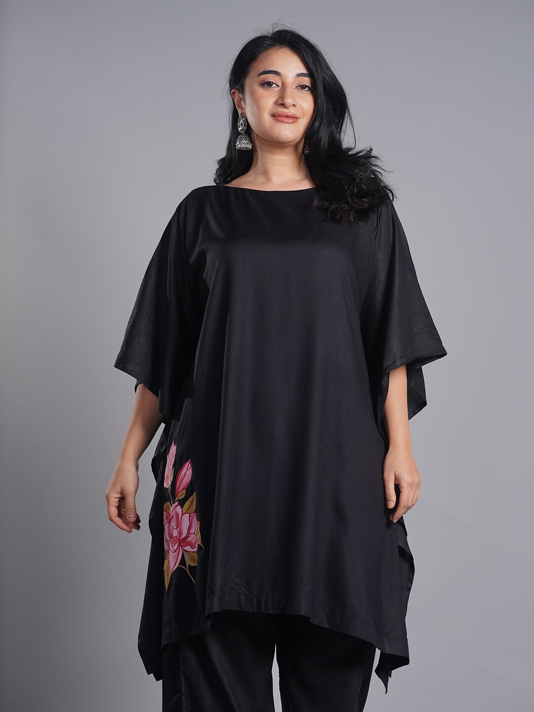 

LetsDressUp Floral Printed Boat Neck Flared Sleeves Kaftan Kurta, Black