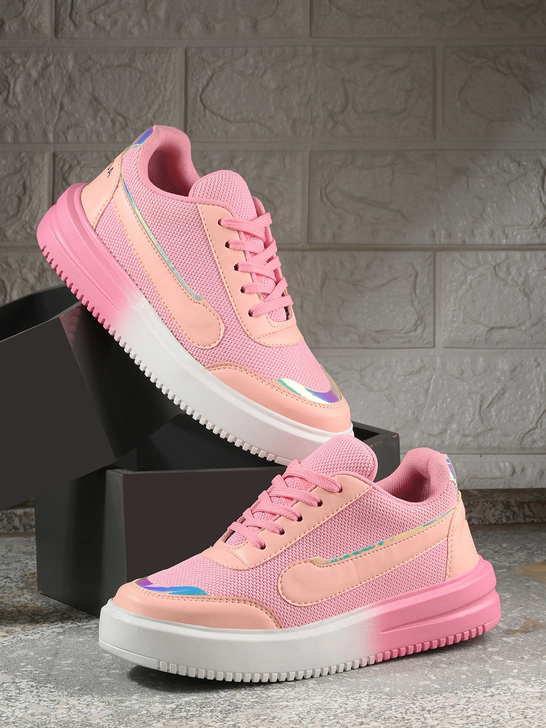 

Layasa Women Textured Lightweight Sneakers, Pink