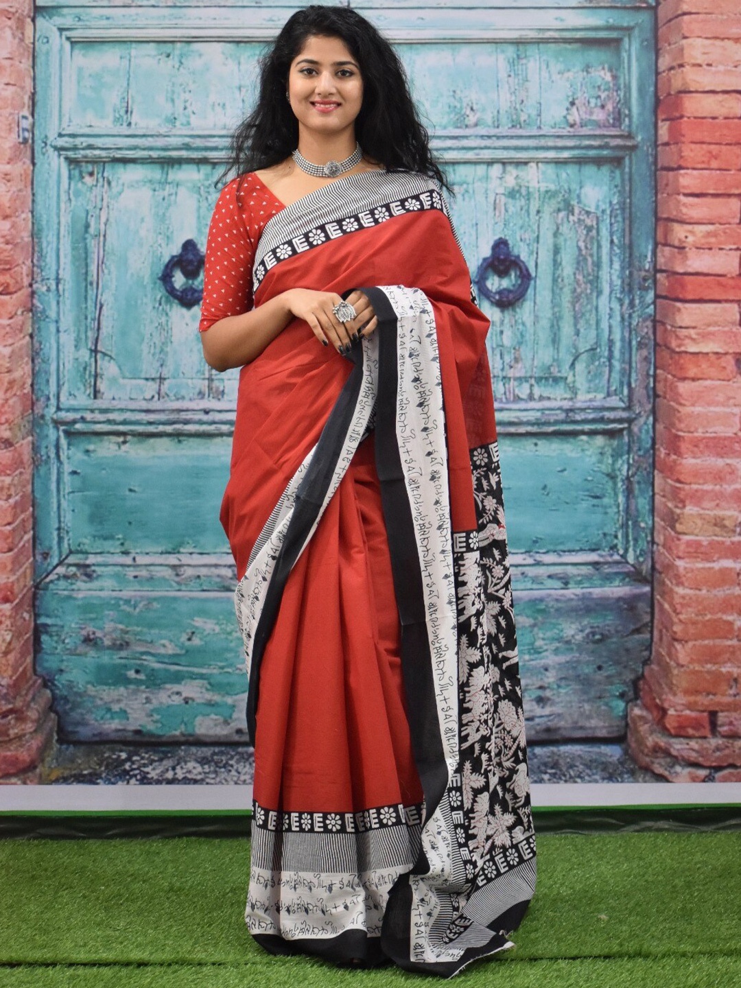 

TROPWEAR Printed Pure Cotton Block Print Saree, Red