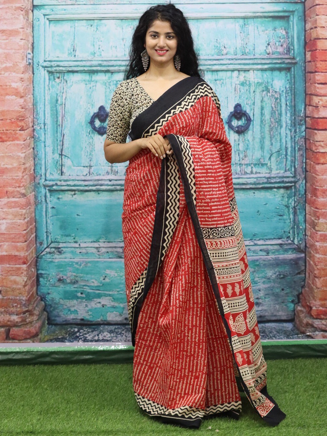 

TROPWEAR Batik Pure Cotton Block Print Saree, Red