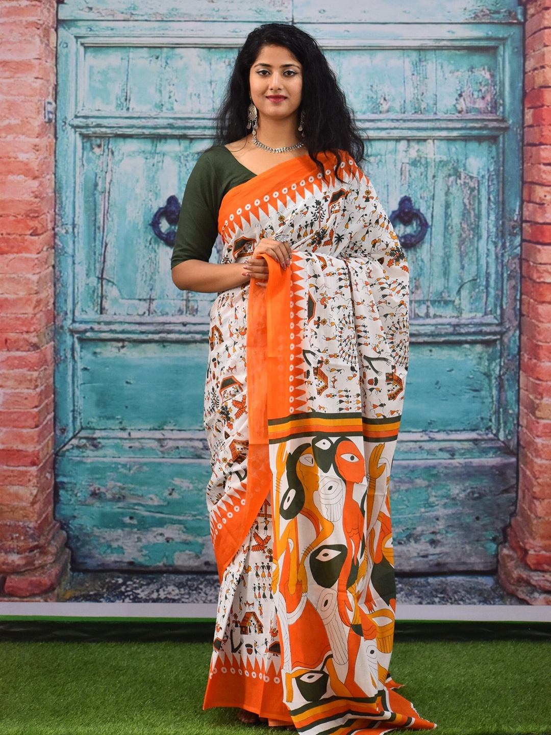 

TROPWEAR Warli Pure Cotton Block Print Saree, Orange