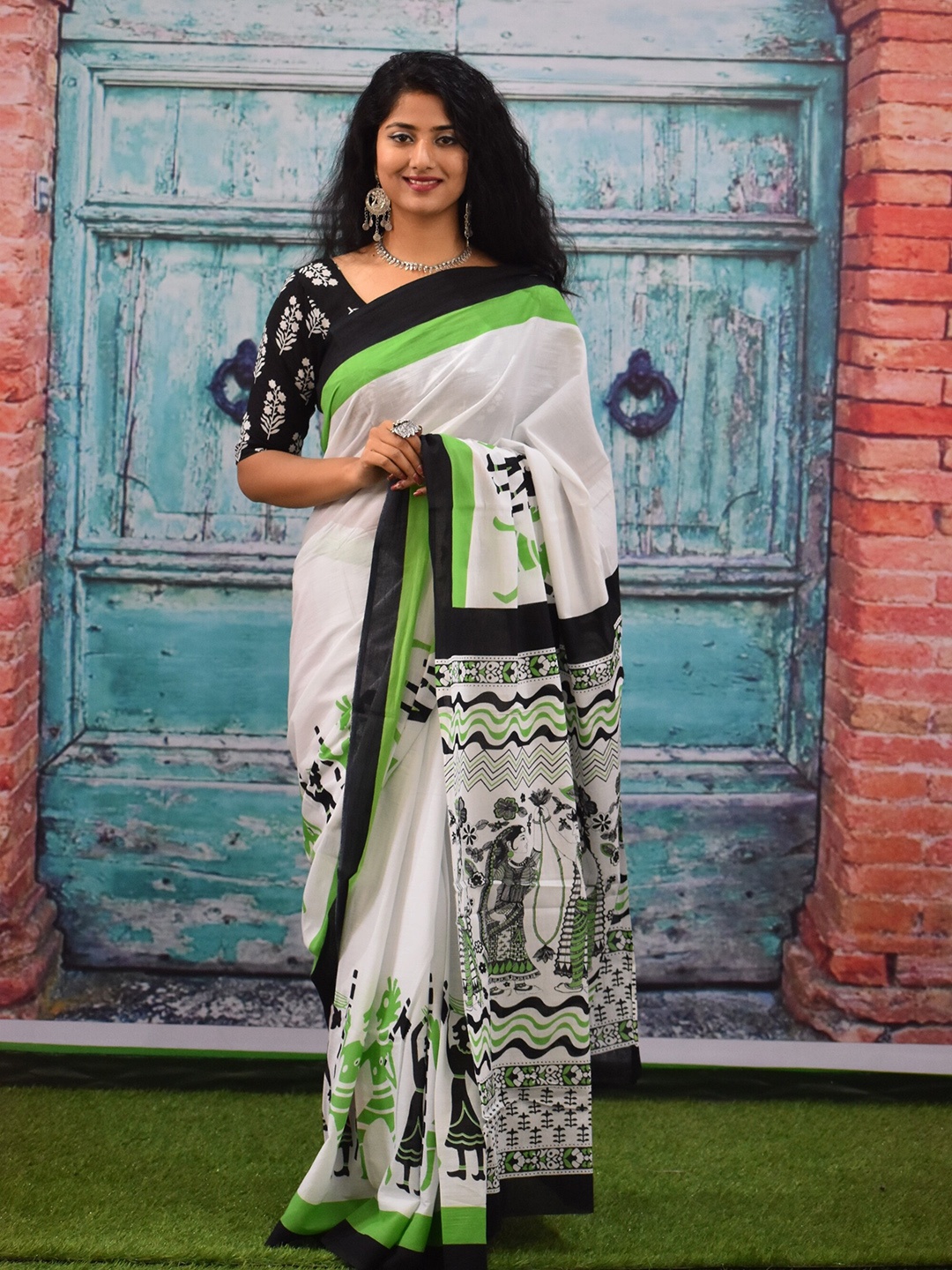 

TROPWEAR Ethnic Motifs Printed Mulmul Cotton Block Print Saree, Green