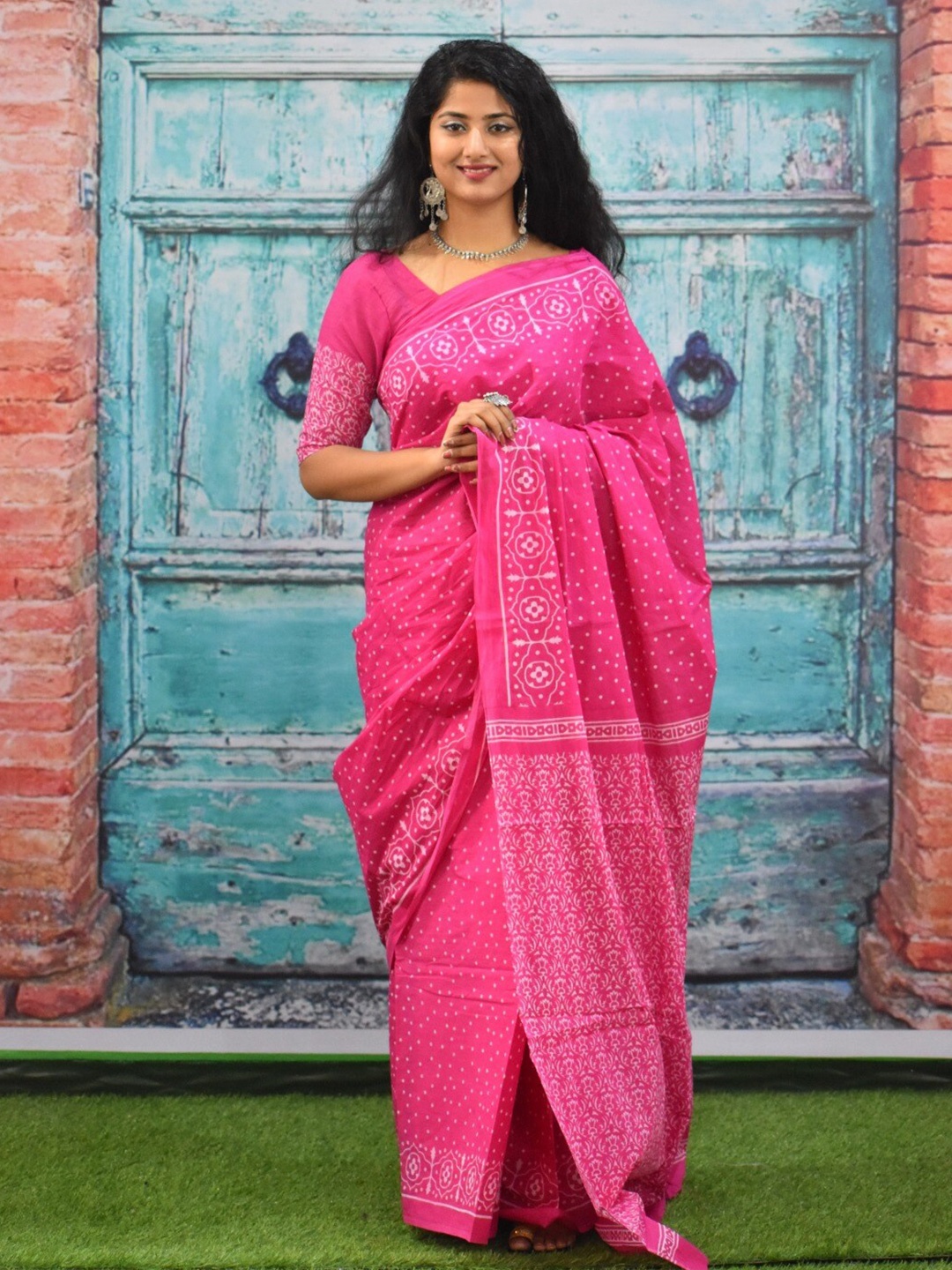 

TROPWEAR Polka Dot Printed Block Print Saree, Pink