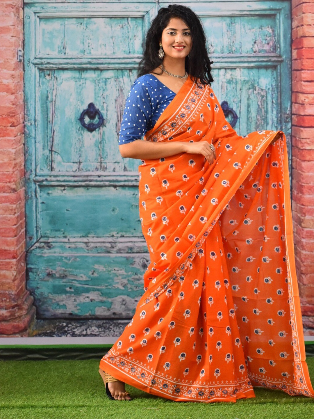 

TROPWEAR Floral Printed Pure Cotton Block Print Saree, Orange