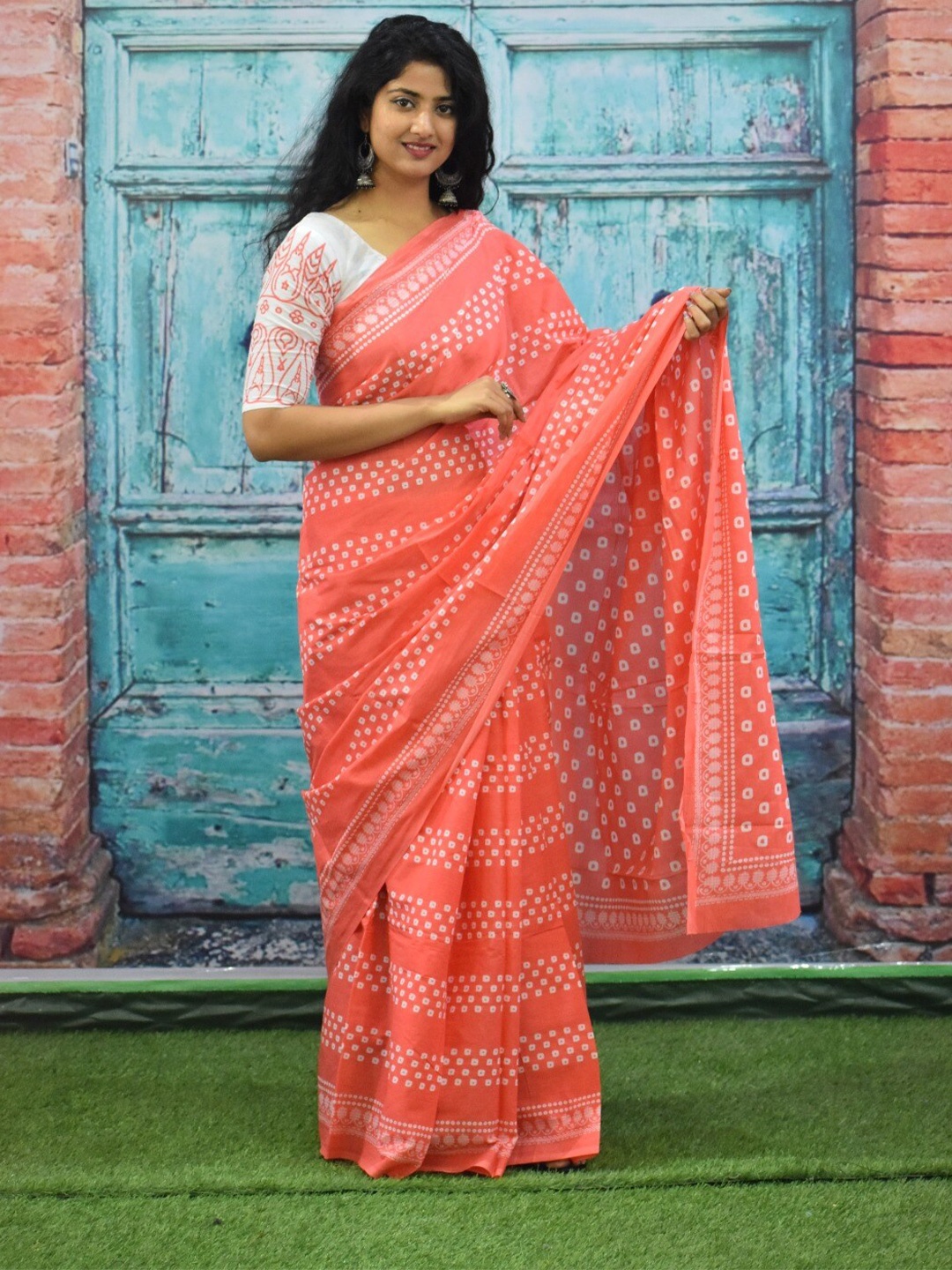 

TROPWEAR Geometric Printed Pure Cotton Block Print Saree, Peach