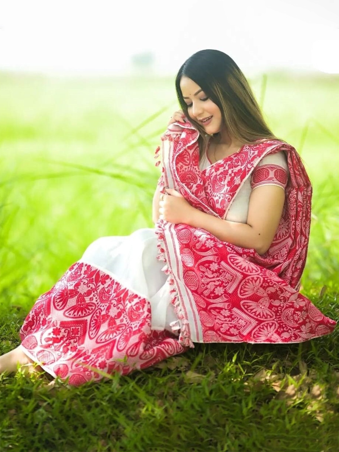 

CANIZZARO Floral Printed Saree, White