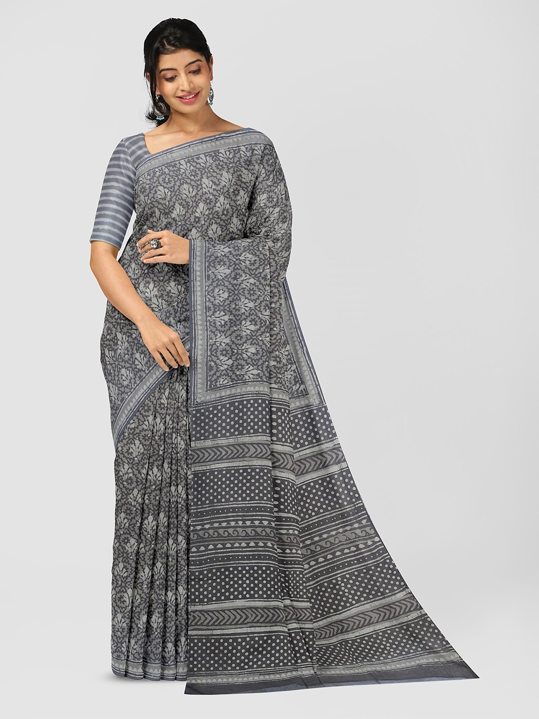 

Weaves of Tradition Dabu Pure Cotton Bagru Saree, Grey