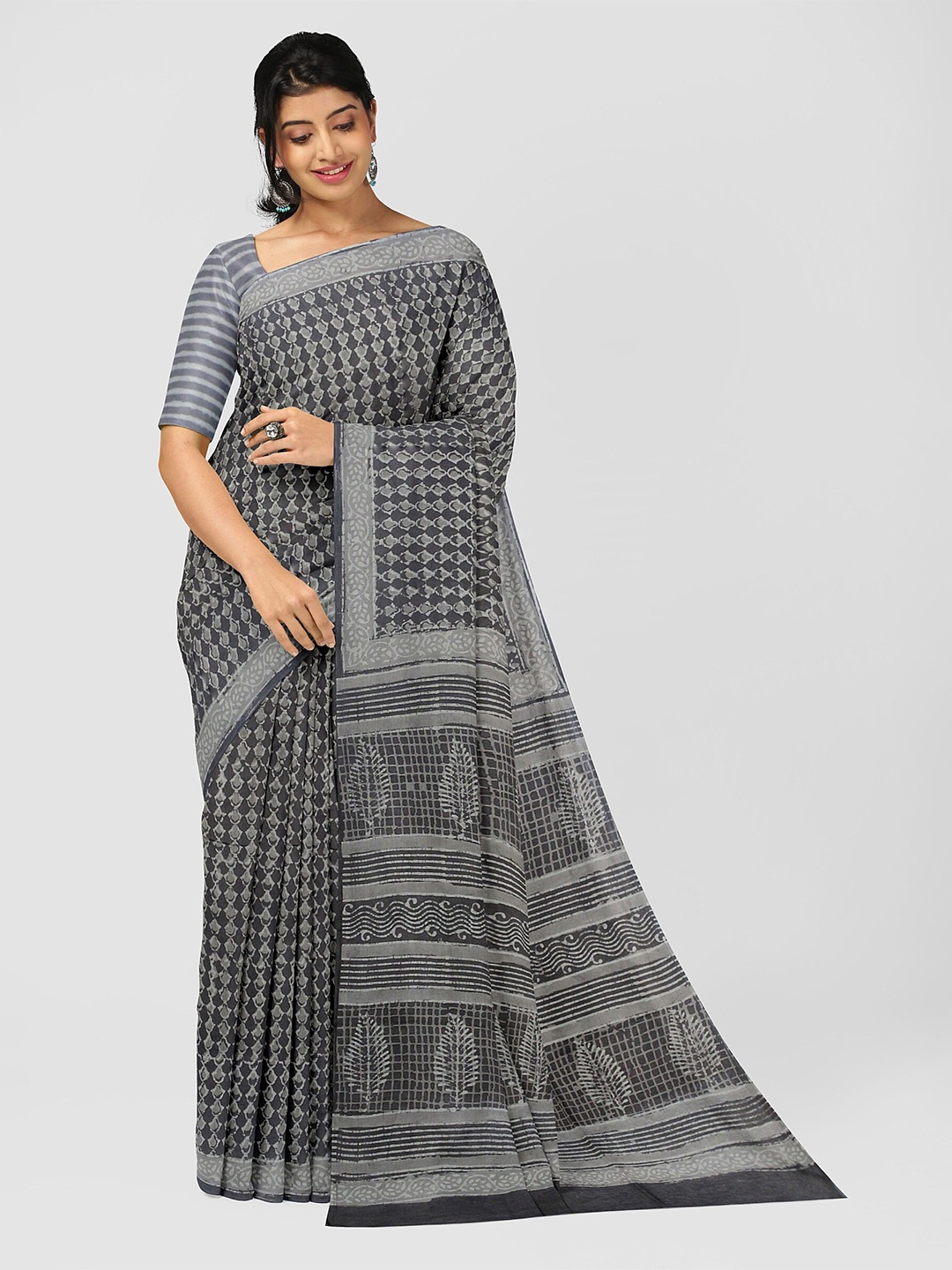 

Weaves of Tradition Dabu Block Print Pure Cotton Bagru Saree, Grey