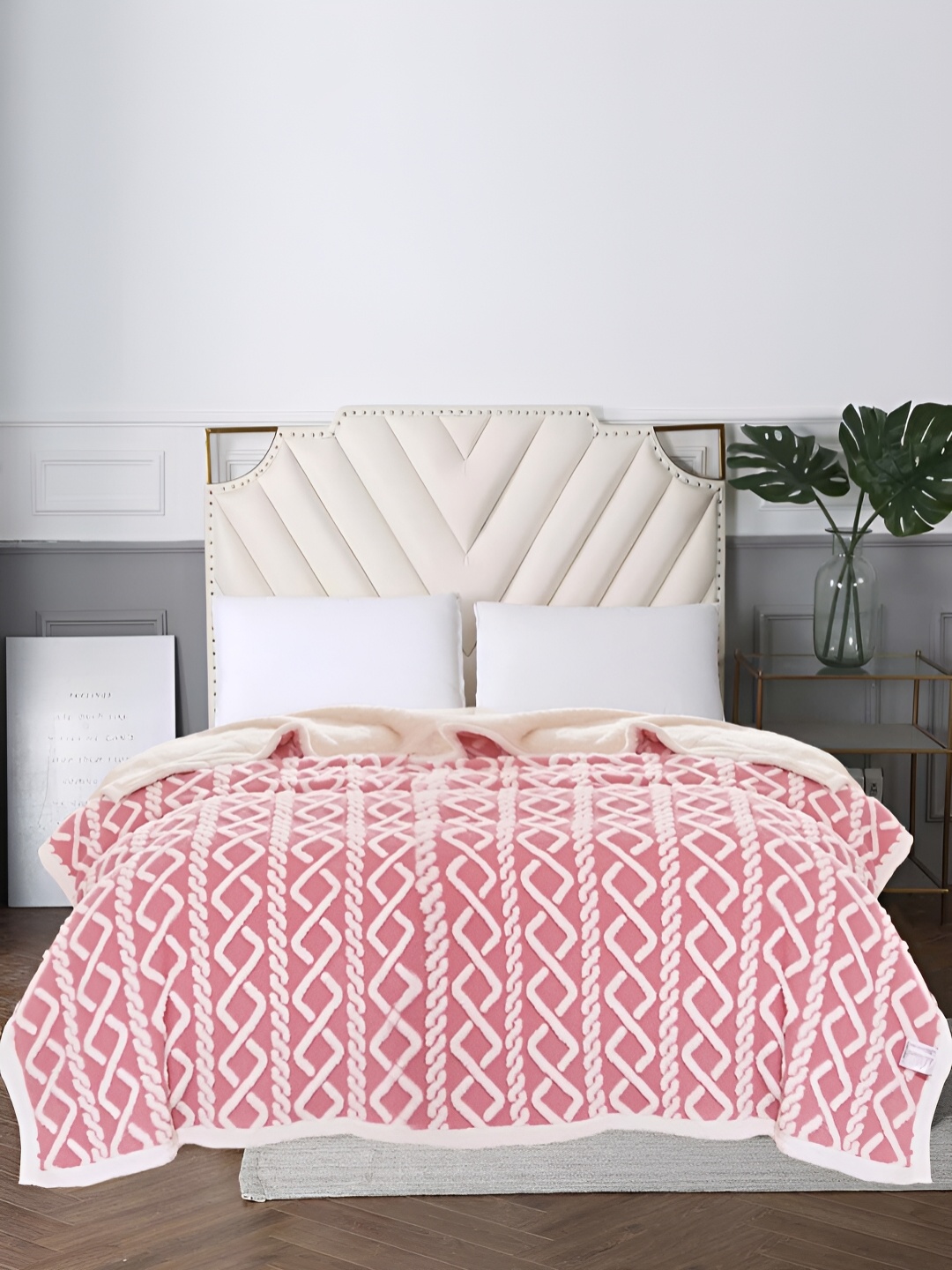 

URBAN DREAM Pink & White Geometric Printed Summer 210 GSM Double Bed Blanket