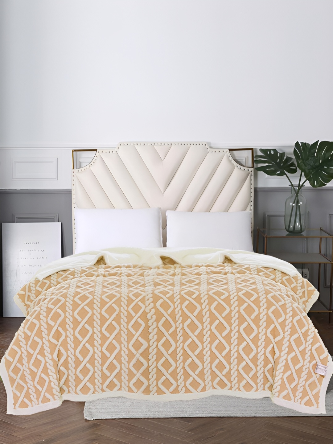 

URBAN DREAM Beige & White Geometric Printed Summer 210 GSM Double Bed Blanket