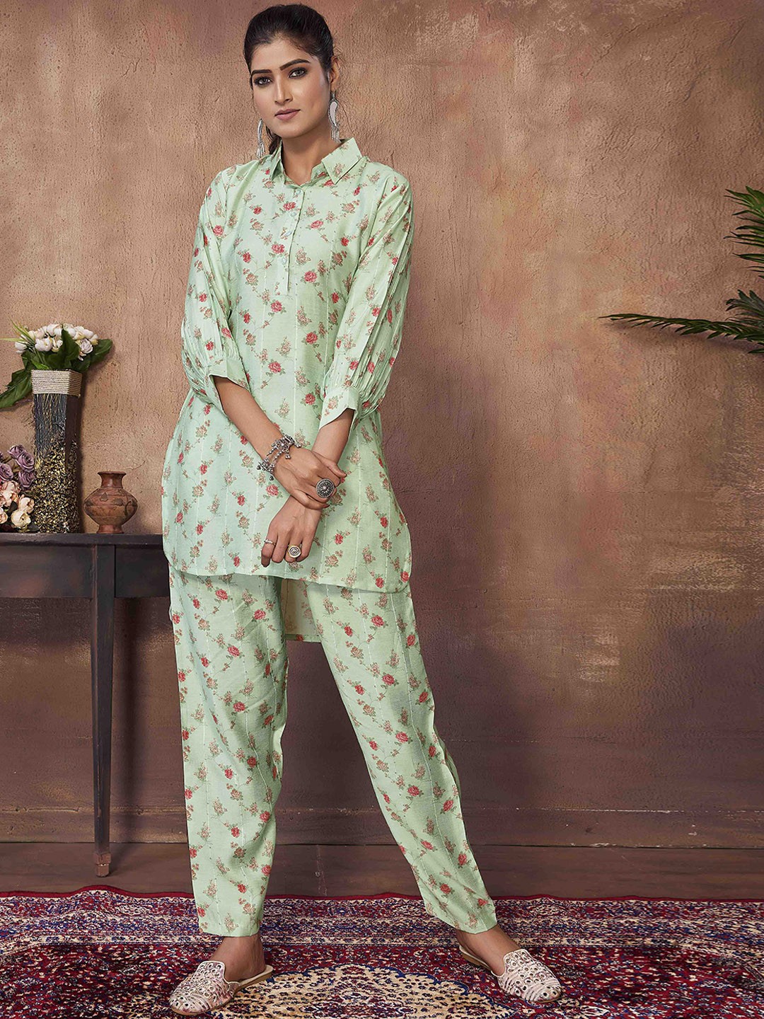 

Chandbaali Floral Printed Shirt Collar Tunic With Trousers, Sea green