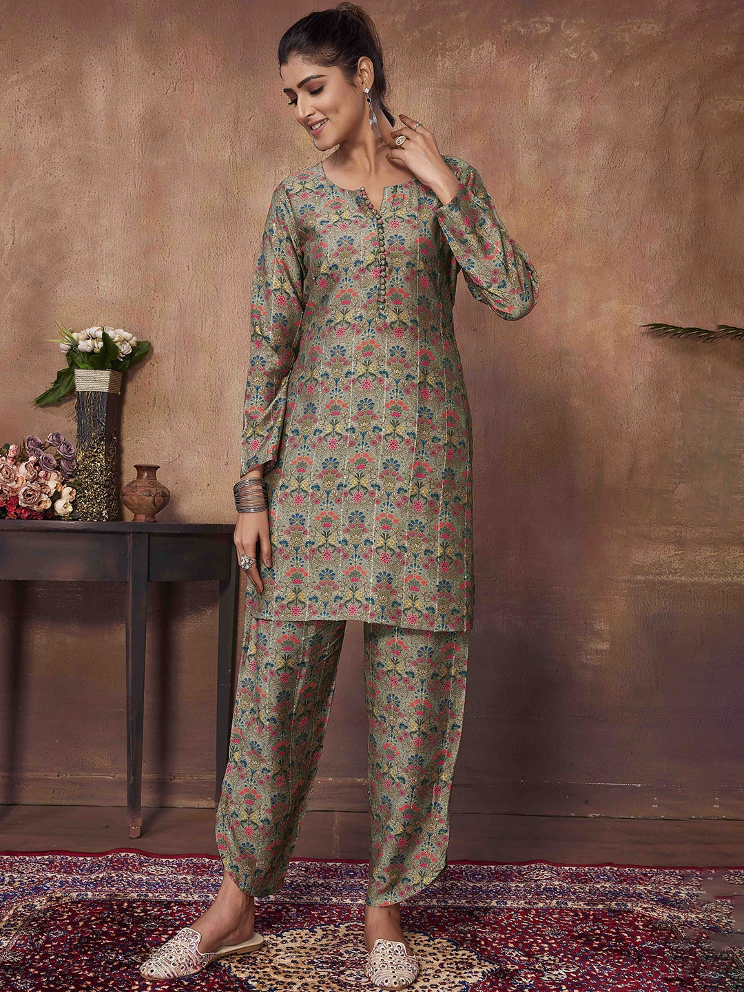 

Chandbaali Ethnic Motifs Printed Regular Kurta with Salwar, Grey
