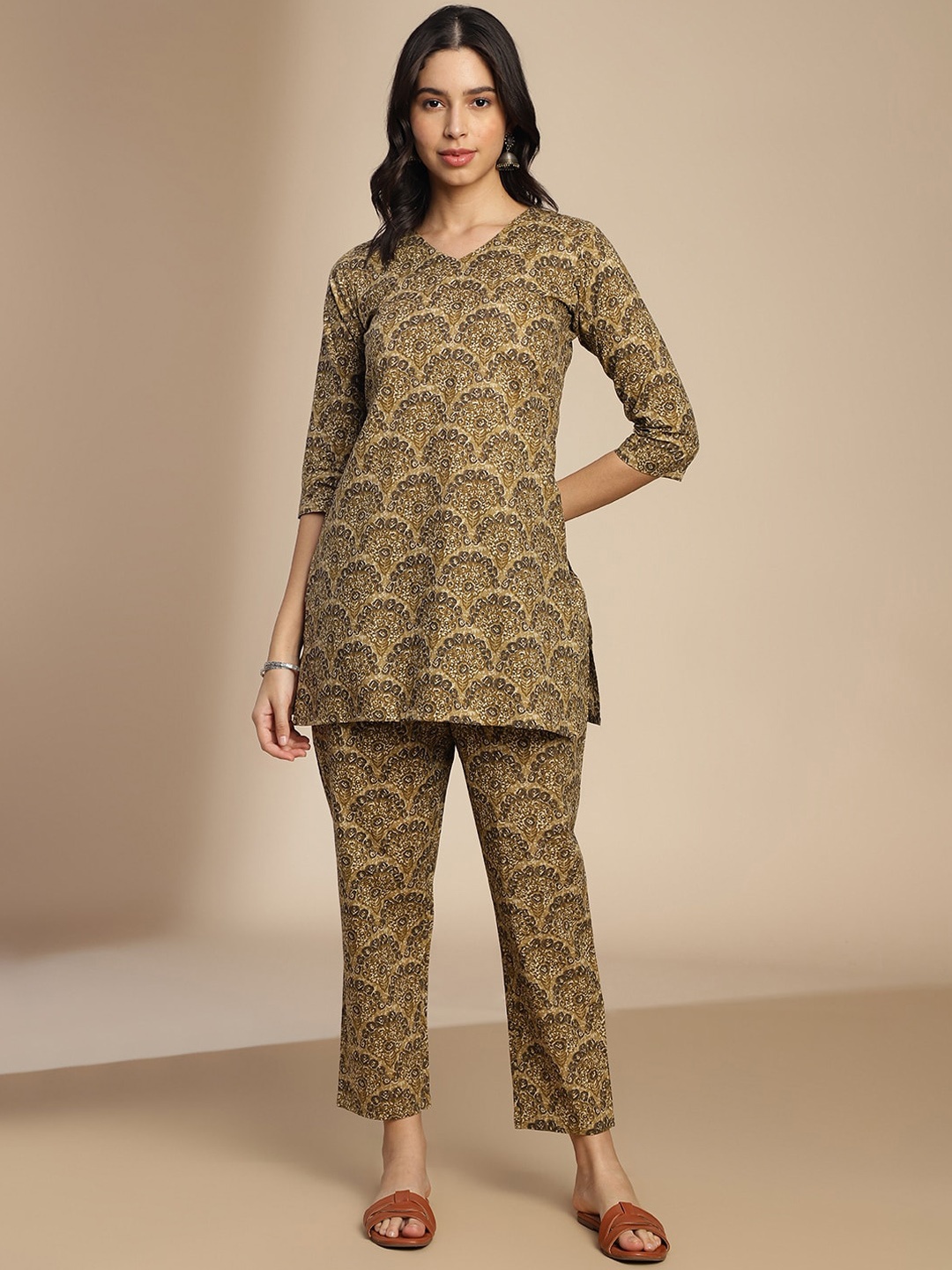 

Shaily Ethnic Motifs Printed V-Neck Top with Trousers, Green