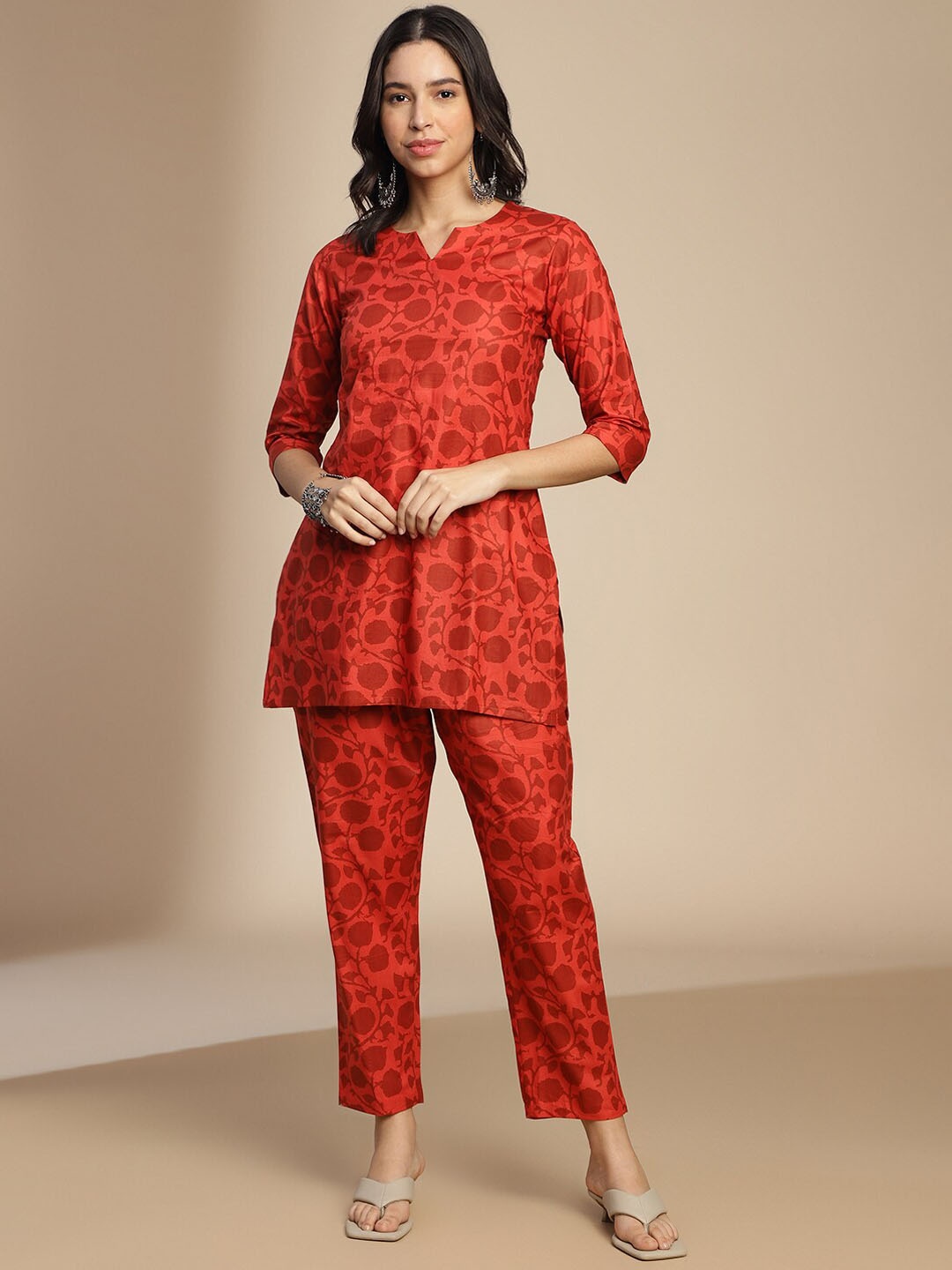 

Shaily Floral Printed Round Neck Top with Trousers, Red