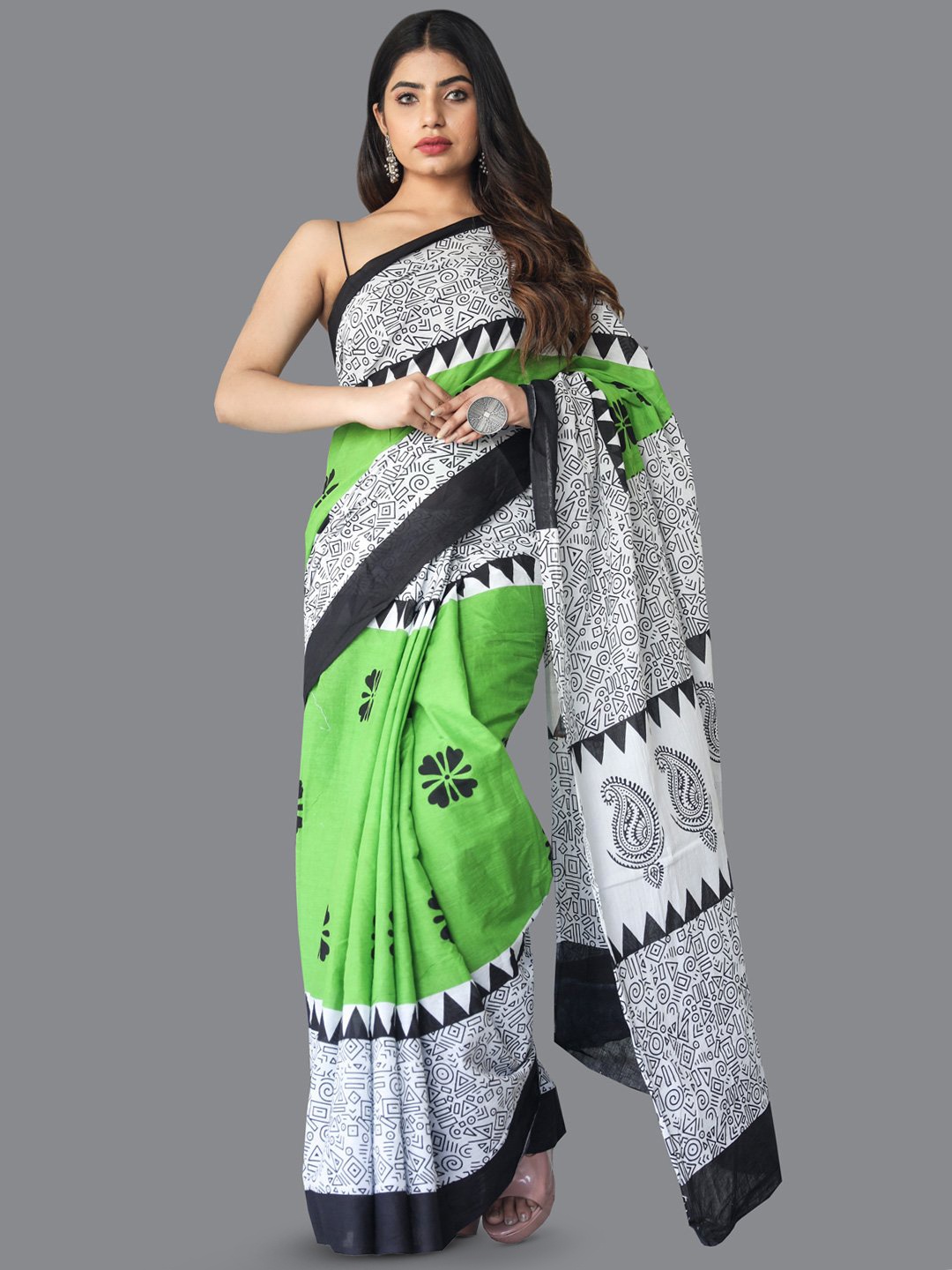 

KALINI Floral Printed Pure Cotton Saree, Green