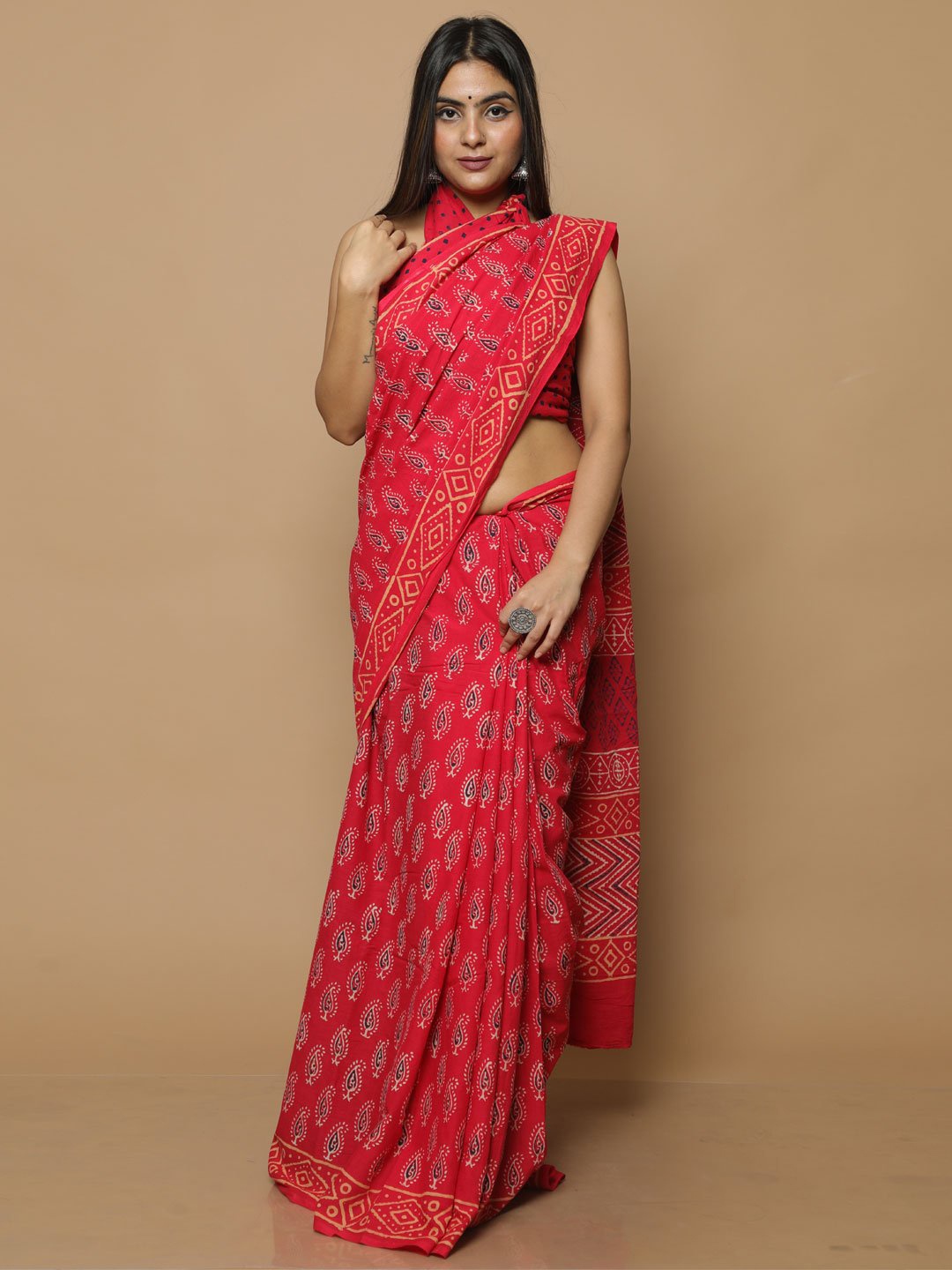 

KALINI Ethnic Motifs Printed Pure Cotton Saree, Red