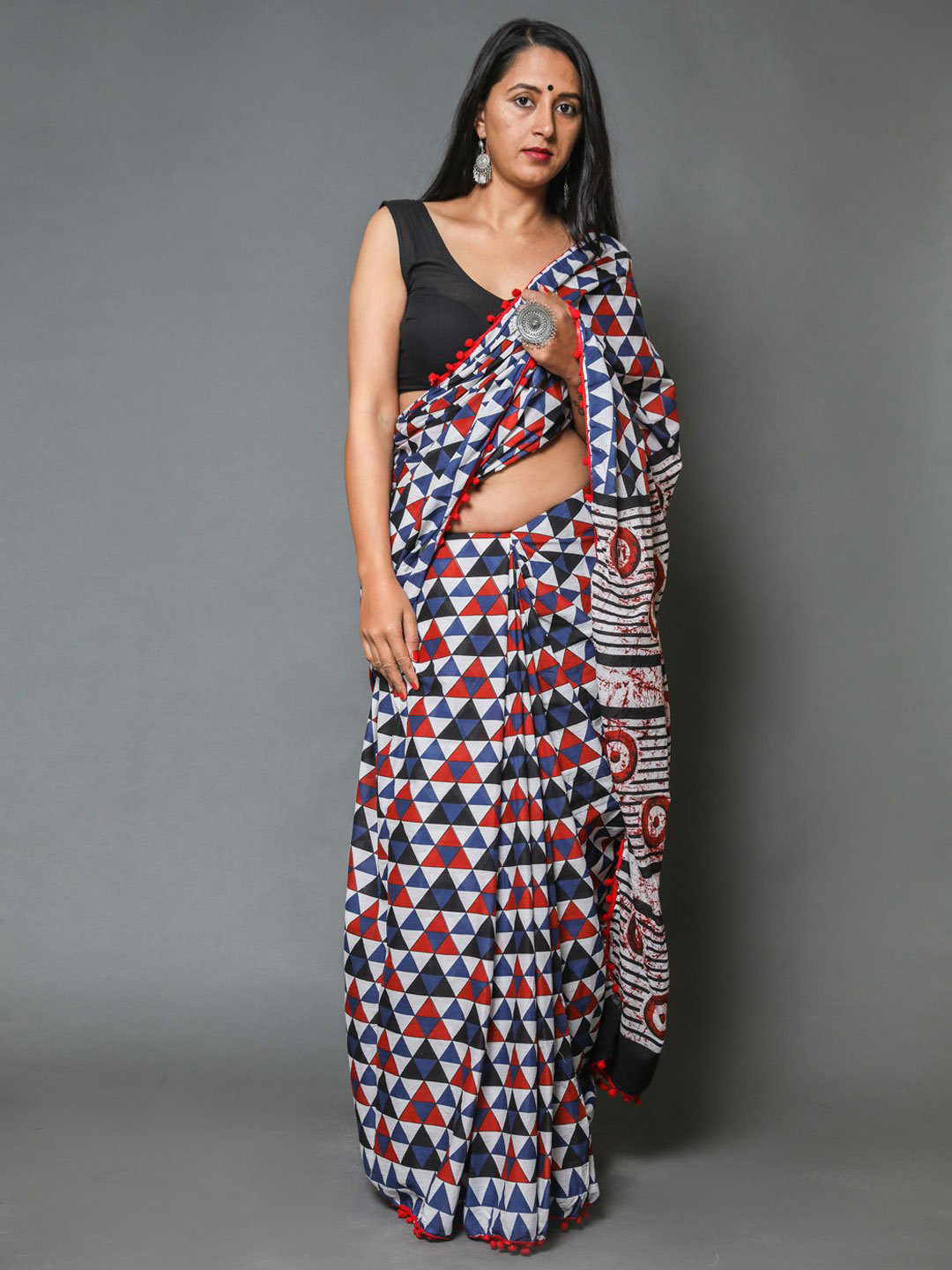 

KALINI Geometric Printed Pure Cotton Saree, White