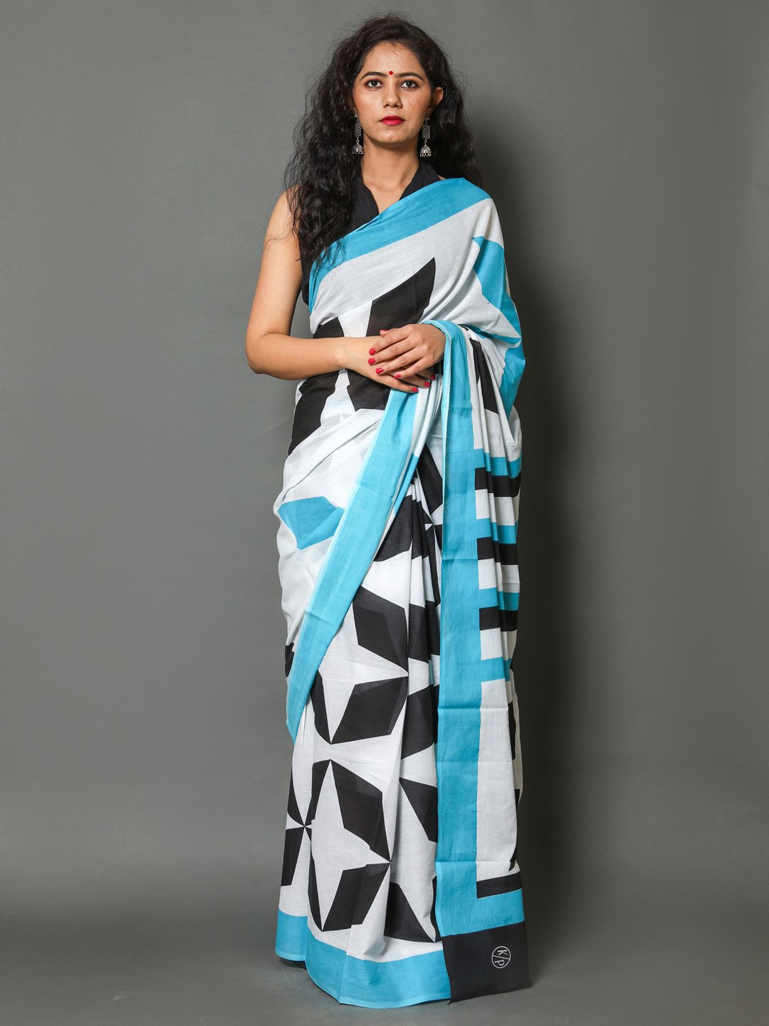 

KALINI Geometric Printed Pure Cotton Saree, White