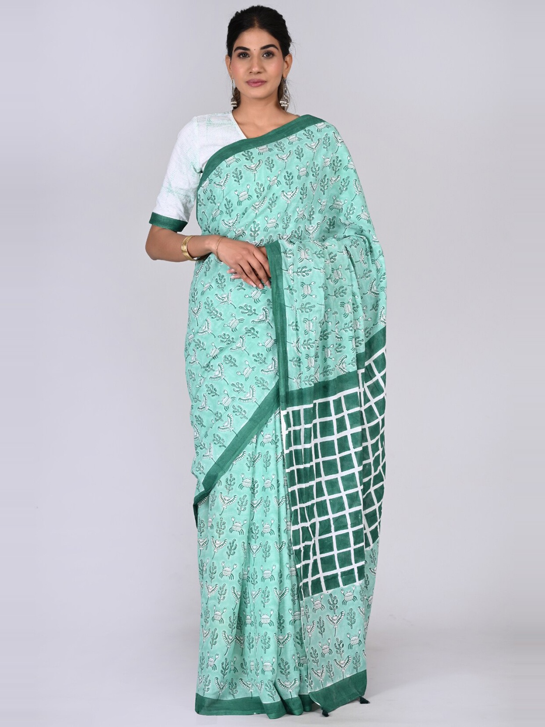 

KALINI Abstract Printed Pure Cotton Saree, Green