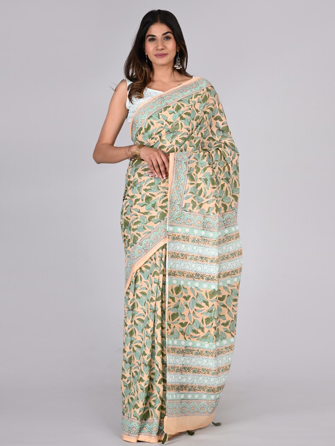 

KALINI Floral Printed Pure Cotton Saree, Peach