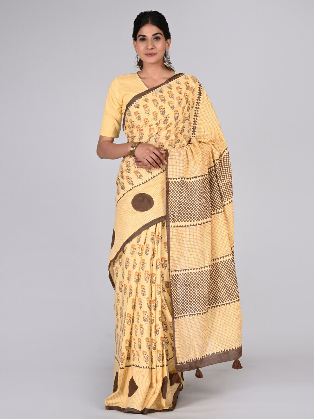 

KALINI Floral Printed Pure Cotton Saree, Yellow