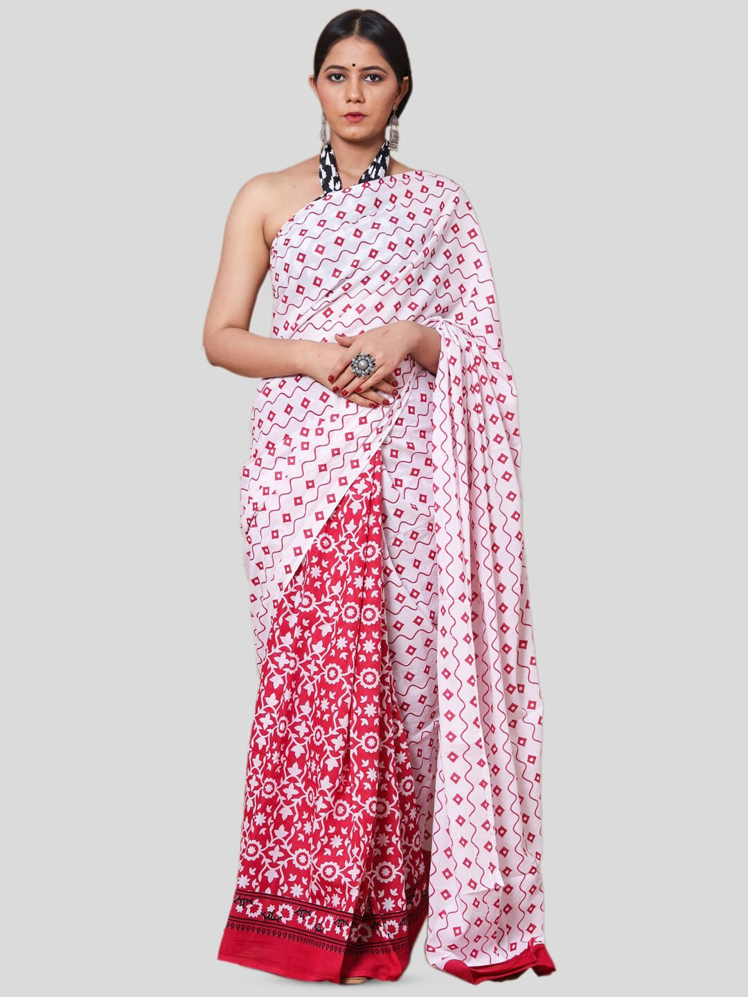 

KALINI Geometric Printed Pure Cotton Saree, Red