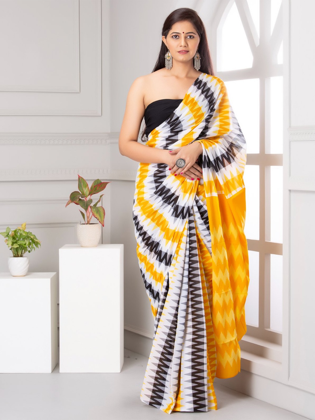

KALINI Geometric Printed Pure Cotton Saree, Yellow